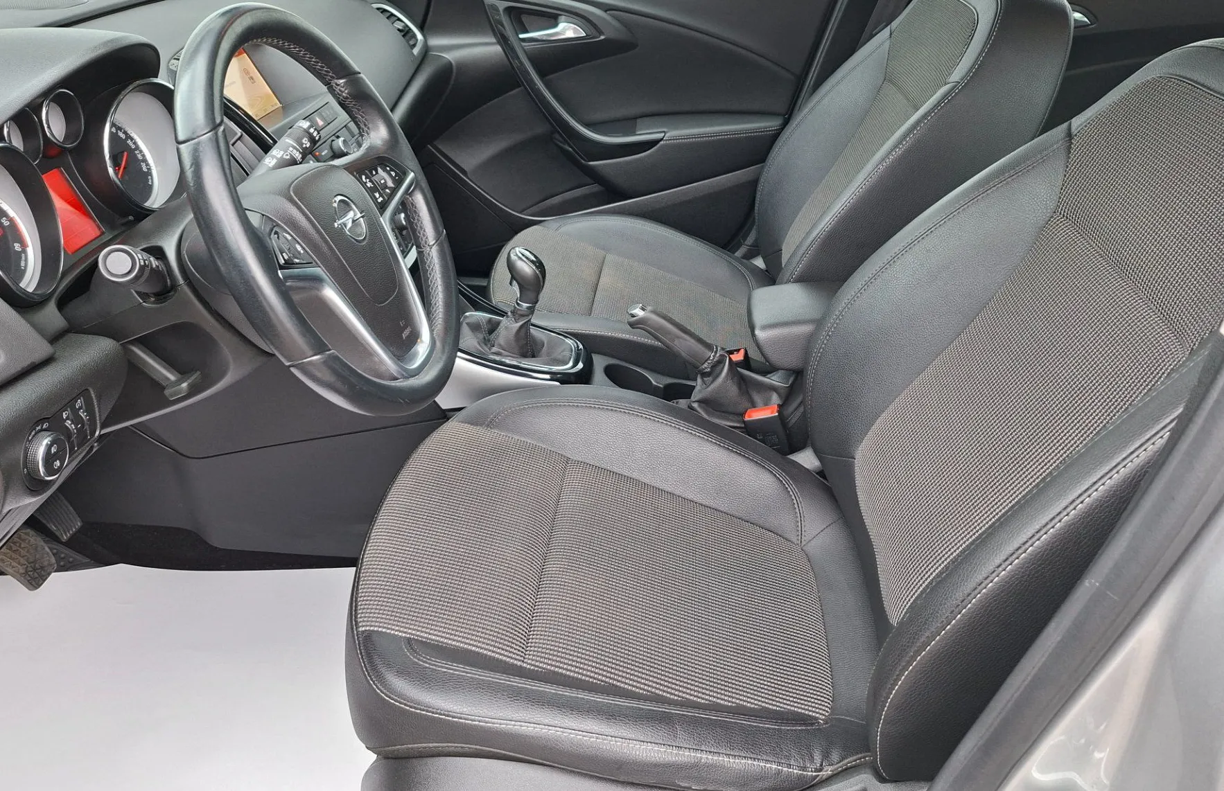 Zunanja slika - Opel Astra - Sports Tourer 1.6 CDTI Cosmo Start Stop - 8