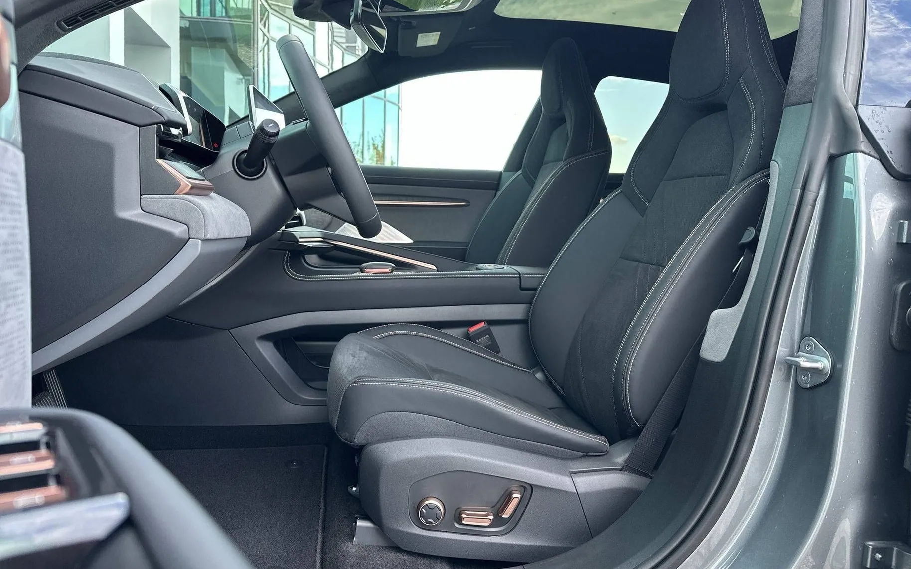 Notranja slika - Zeekr 001 - Privilege AWD - 10