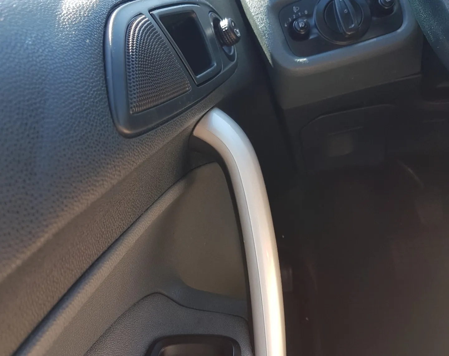 Zunanja slika - Ford Fiesta - Ghia 1,4 16V - 18