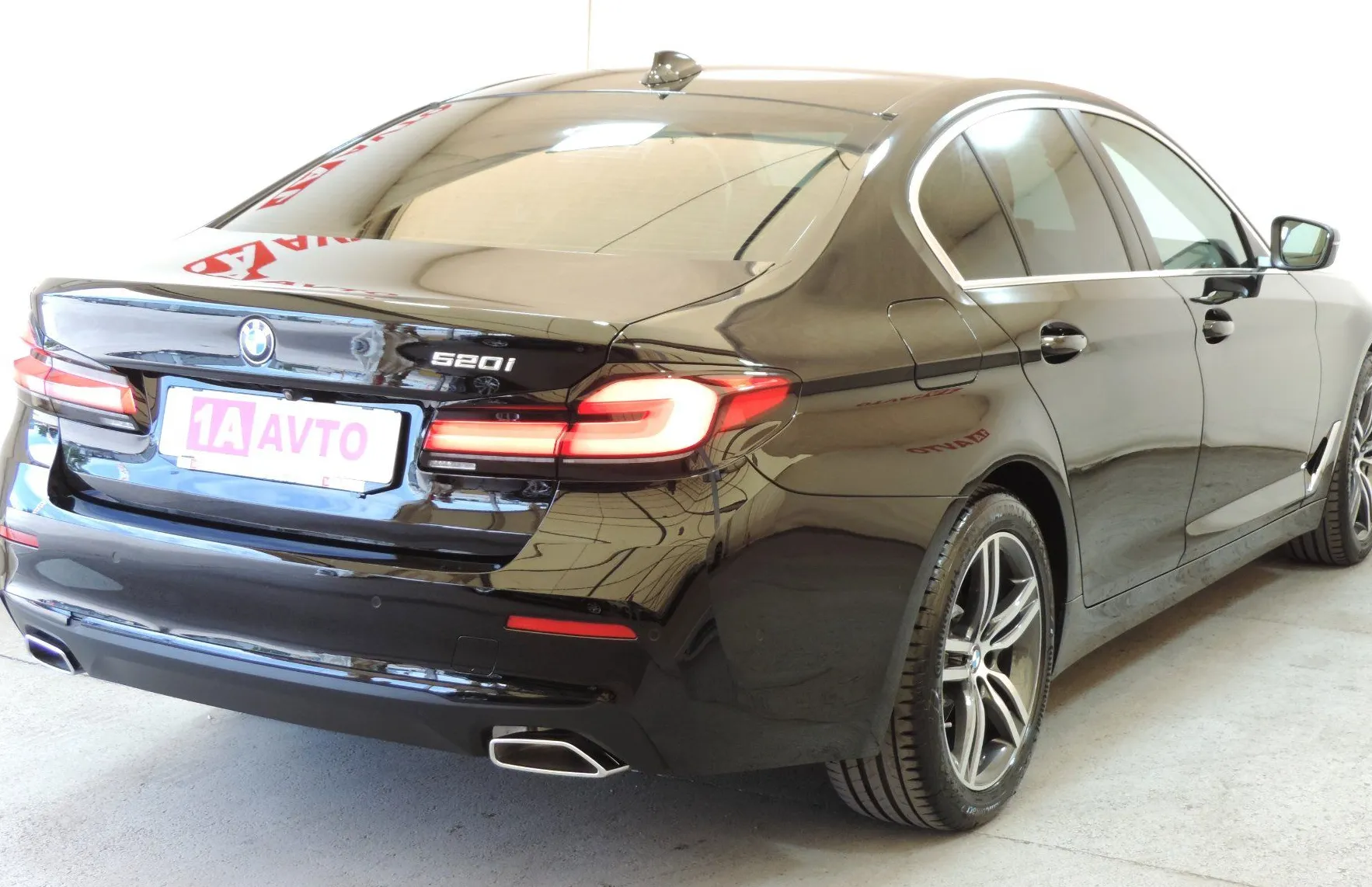 Zunanja slika - BMW Serija 5 - : 520i Avt. USNJE-360 KAMERA-HEAD UP…… - 5