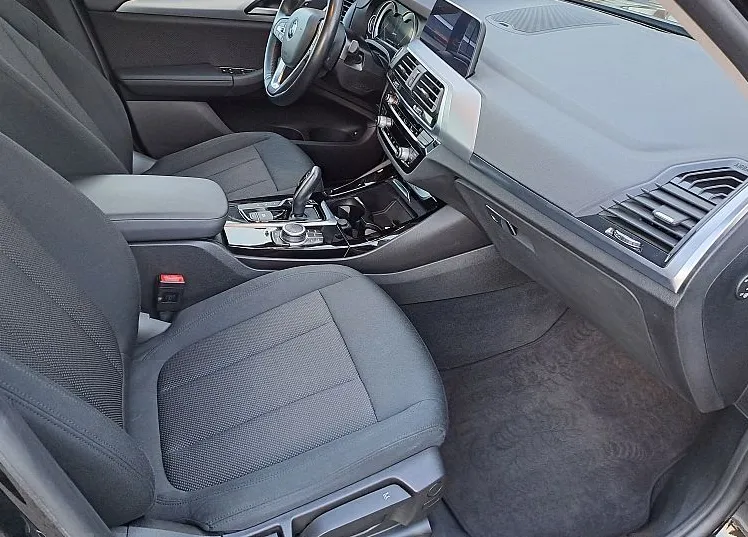 Zunanja slika - BMW X3 - serija : xDrive30e  AT - 6