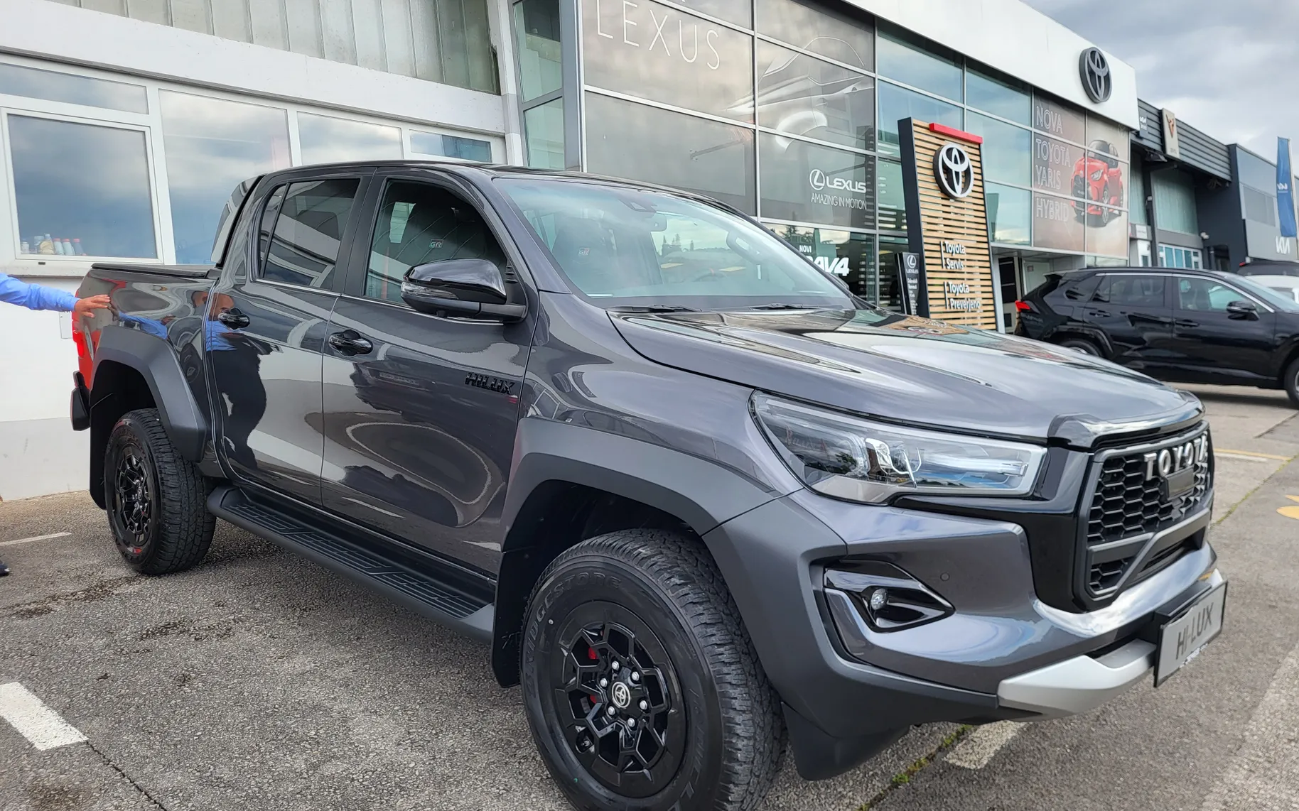 Zunanja slika - Toyota Hilux - 2.8 D-4D GR SPORT - 2