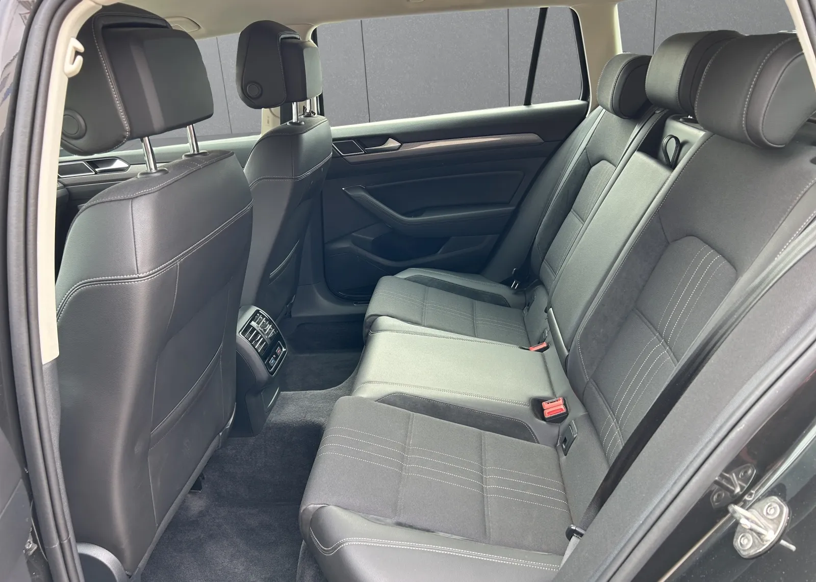 Zunanja slika - Volkswagen Passat - 2.0TDI 4MOTION - 7