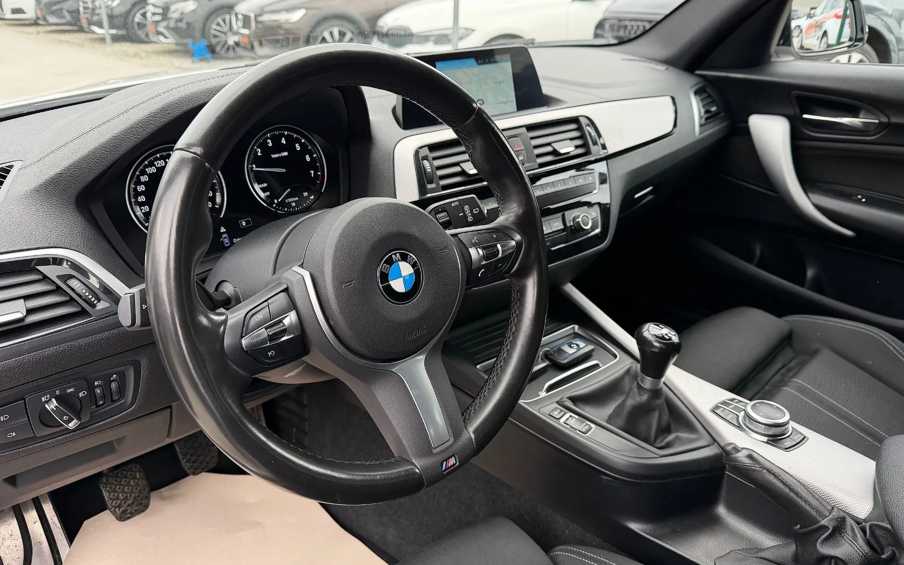 Zunanja slika - BMW Serija 1 - : 118i M Sport Shadow 1.LASTNIK FULL LED NAVI ALU 18 - 17