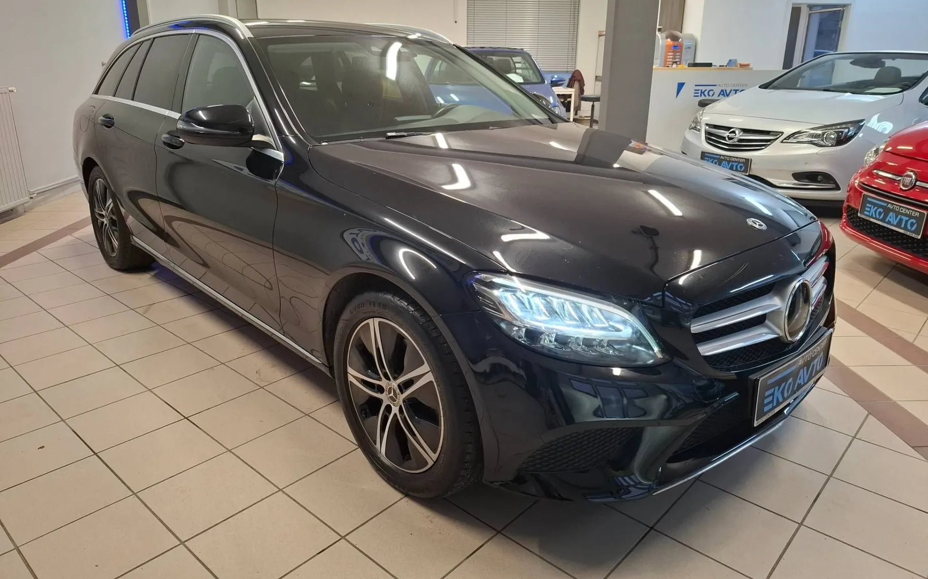 Zunanja slika - Mercedes-Benz C-Razred - C FUL LED-NAVI-KAMERA-ALU 18-ACC-ASIST-KOT NOV - 5