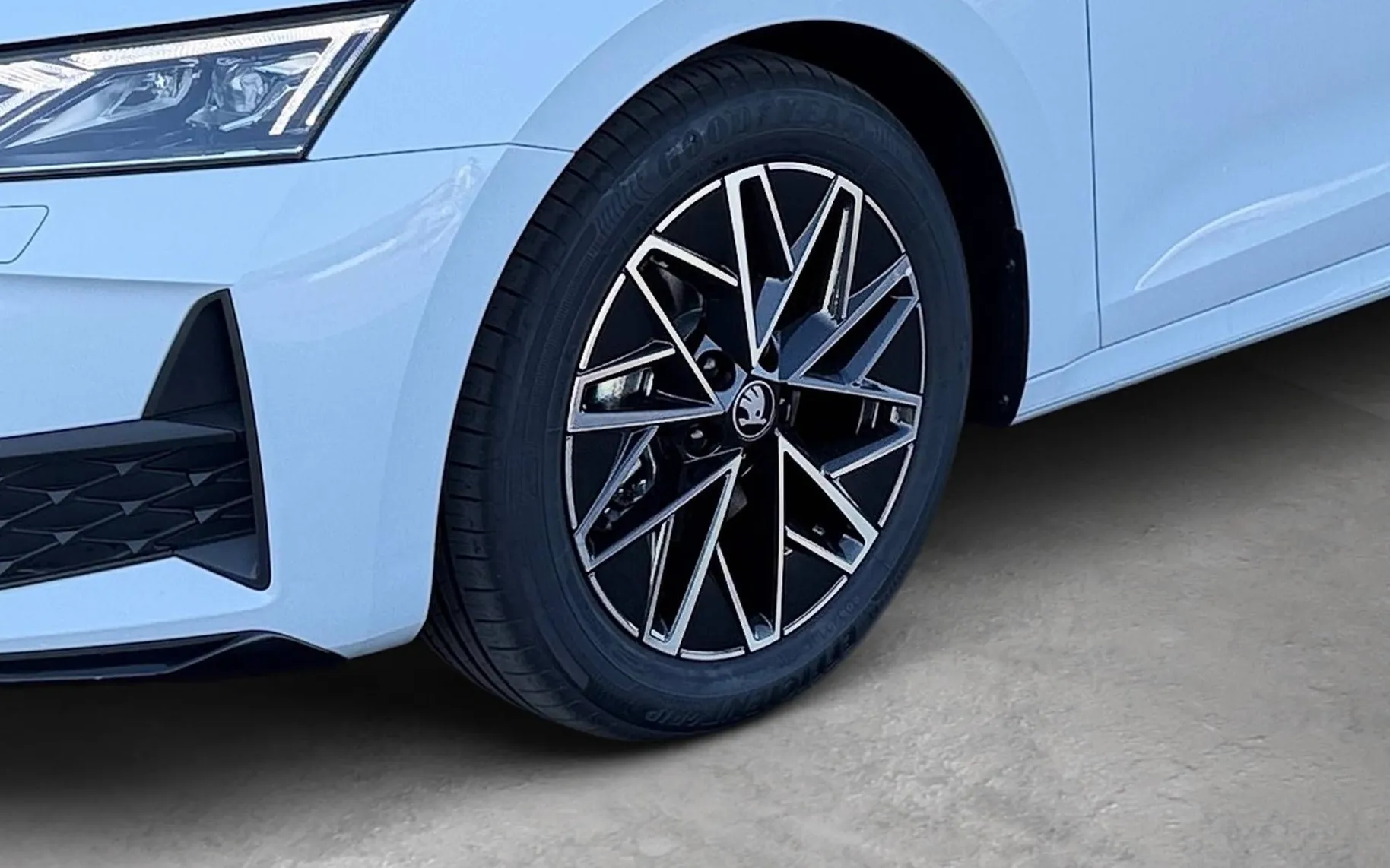 Zunanja slika - Škoda Octavia - Combi 2.0 TDI Family Sportline DSG... - 6