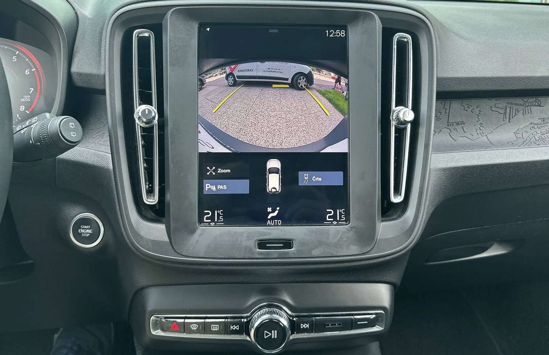 Zunanja slika - Volvo XC40 - T3 Momentum Avt. - 17