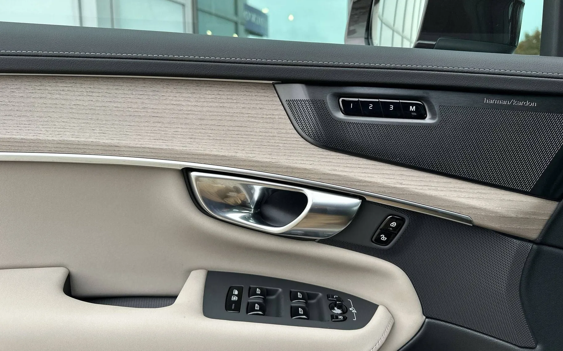 Notranja slika - Volvo XC90 - B5 AWD Ultra Bright Avt. 7s AT AWD - 14