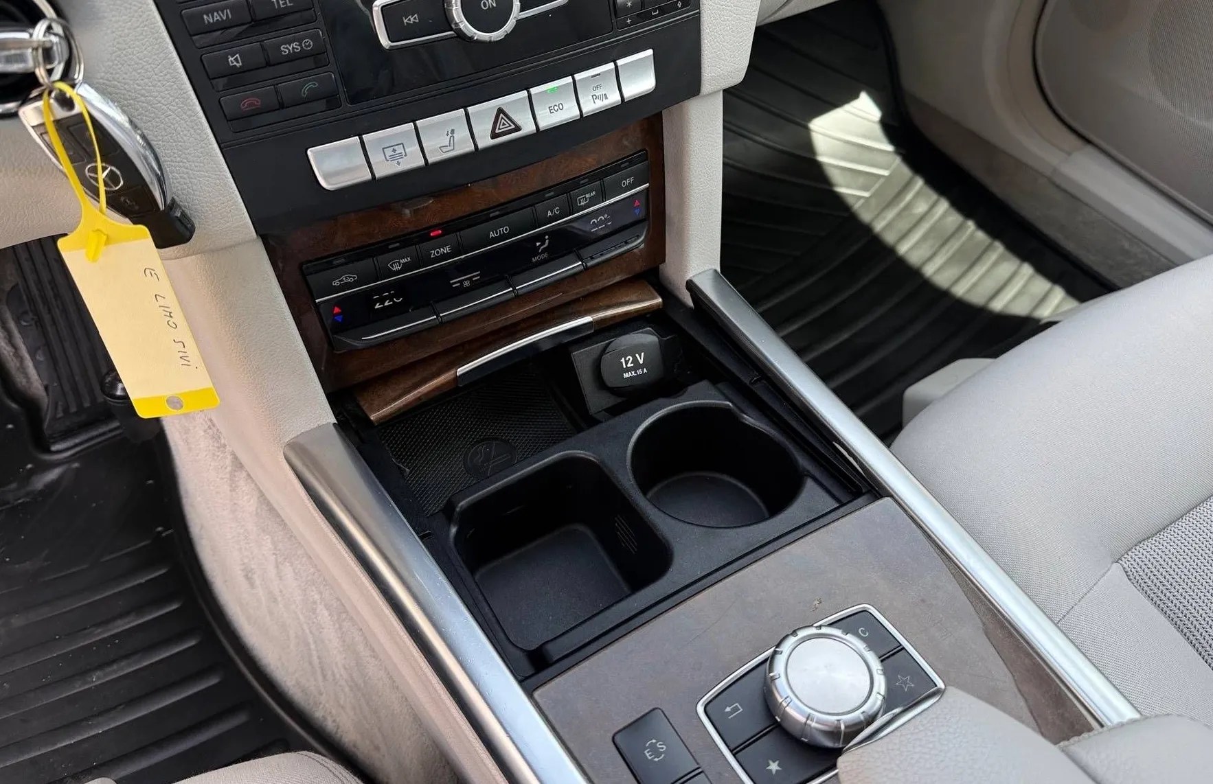 Zunanja slika - Mercedes-Benz E-Razred - E 220 CDI SLOVENSKI NAVIGACIJA TEMPOMAT PDC HI-FI - 14