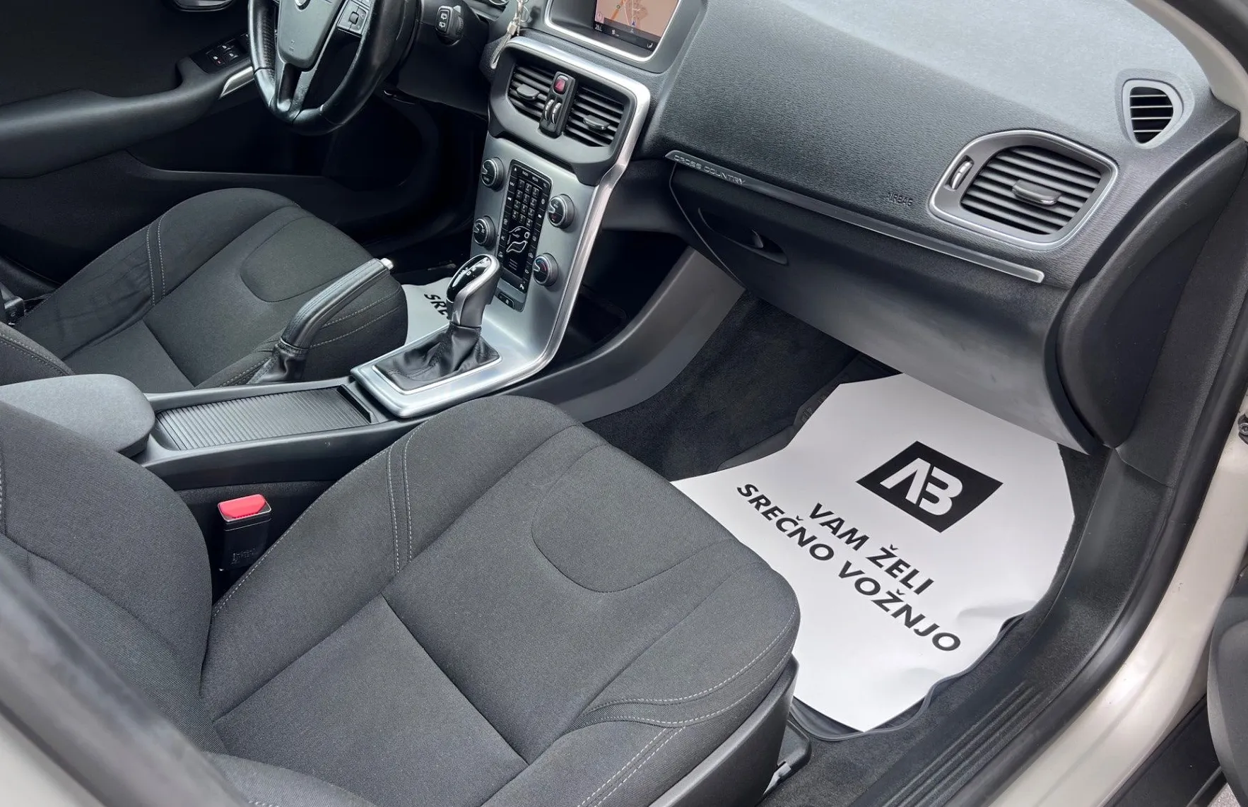 Zunanja slika - Volvo V40 Cross Country - 2.0TD+NAV+VIRTUAL+PDC+ALU - 16
