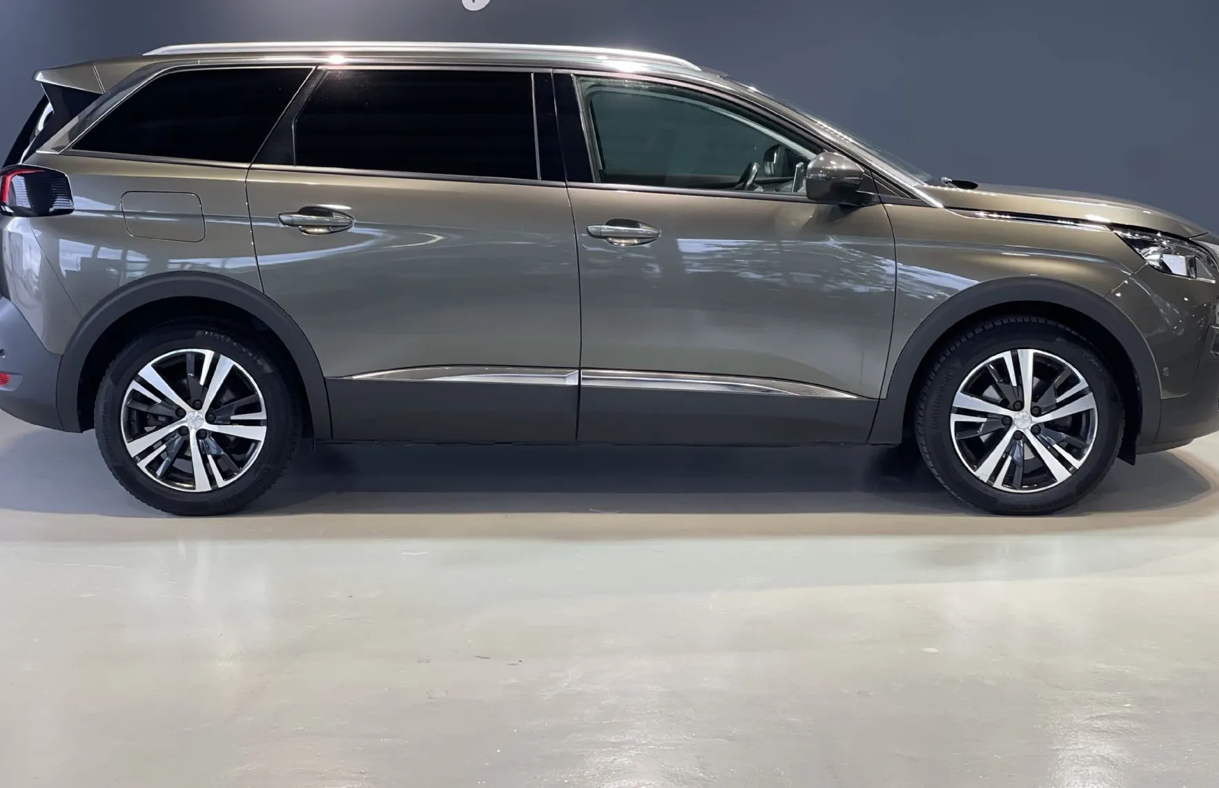Zunanja slika - Peugeot 5008 - 1.5HDI-NAVIGACIJA-360KAMERA-MRTVI KOT-RADAR-LED-18 - 4