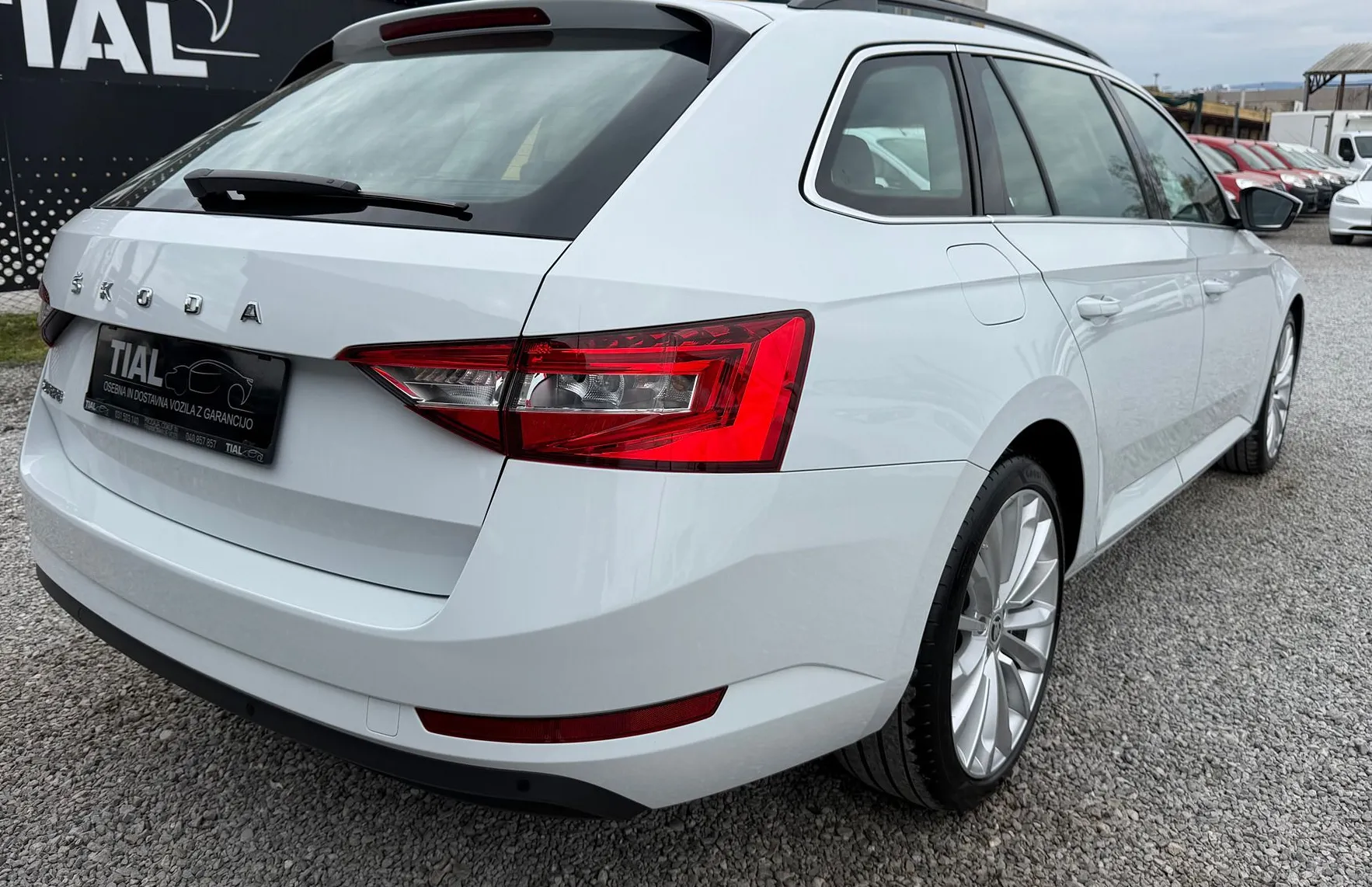 Zunanja slika - Škoda Superb - Combi 2.0 TDI Style-VIRTUL-ACC-VELIK SERVIS-LINE A - 7