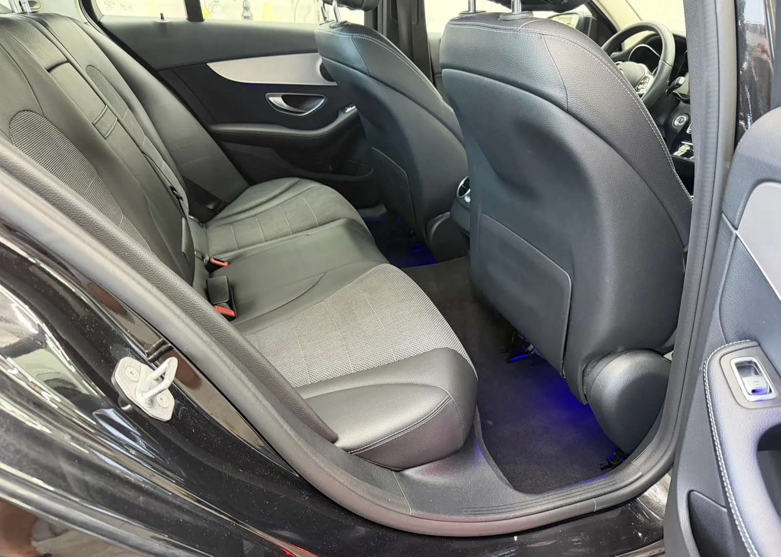 Zunanja slika - Mercedes-Benz C Class Station Wagon - C-Razred C 220 d Avt. - 7