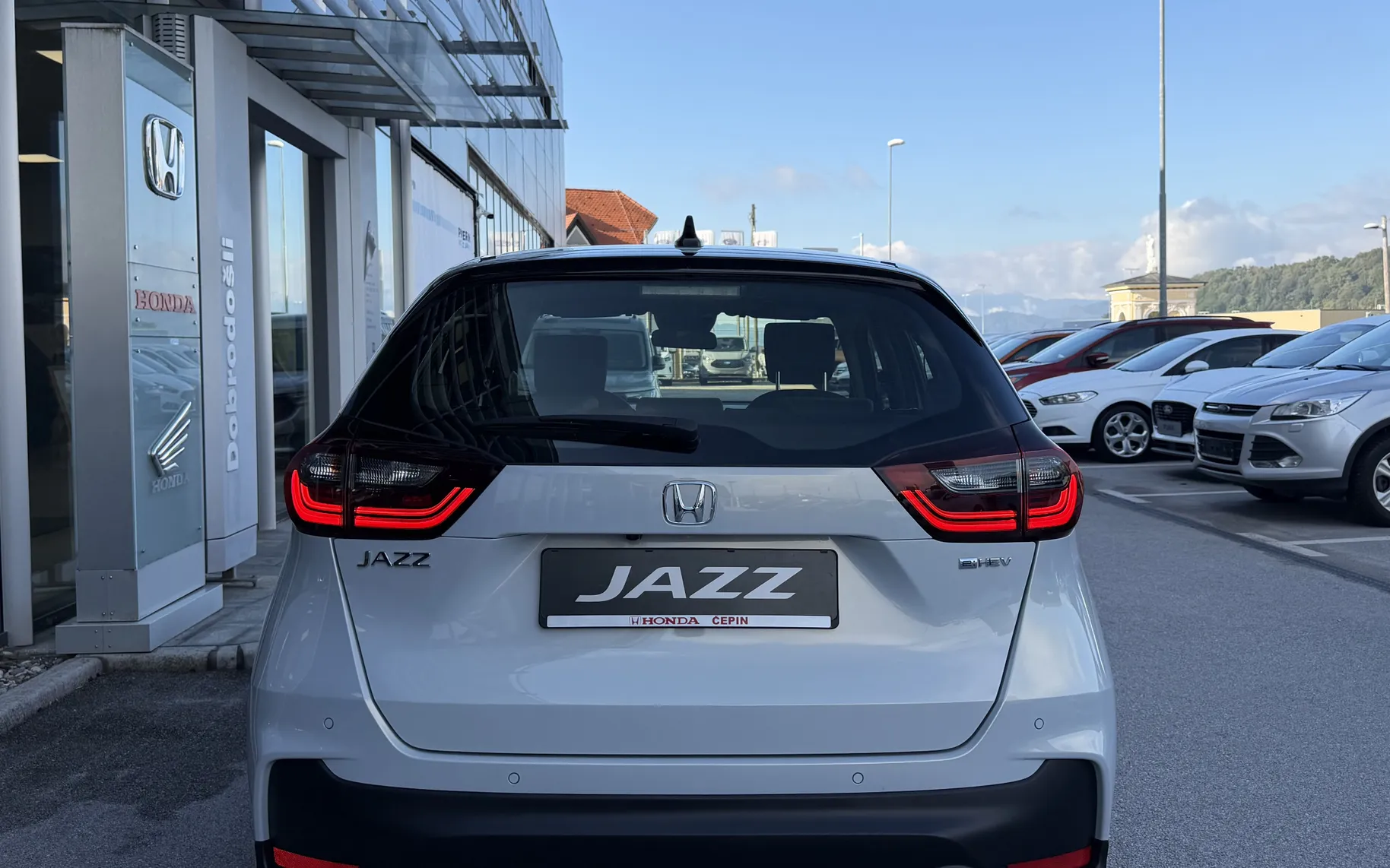 Zunanja slika - Honda Jazz - HIBRID-1.5-ELEGANCE-e-CVT-LED-NAVI-AKCIJA 4500€ - 6