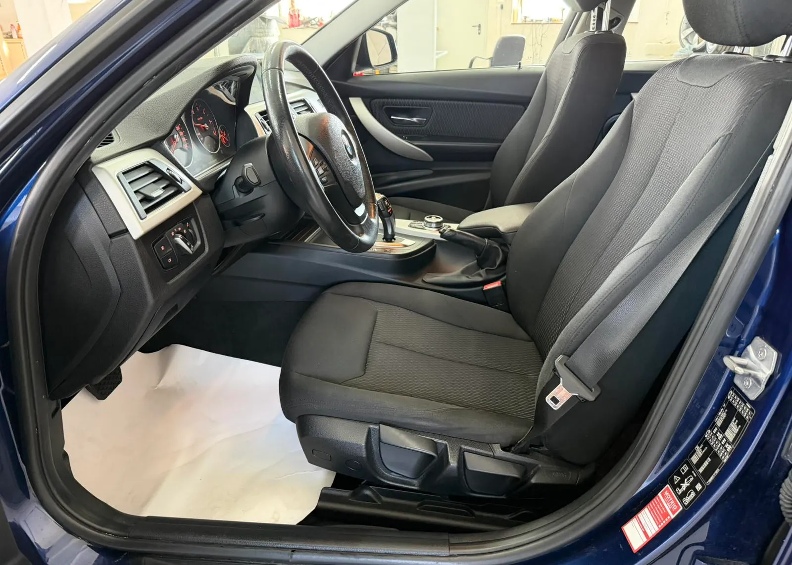 Zunanja slika - BMW Serija 3 - 320D XDRIVE - 7