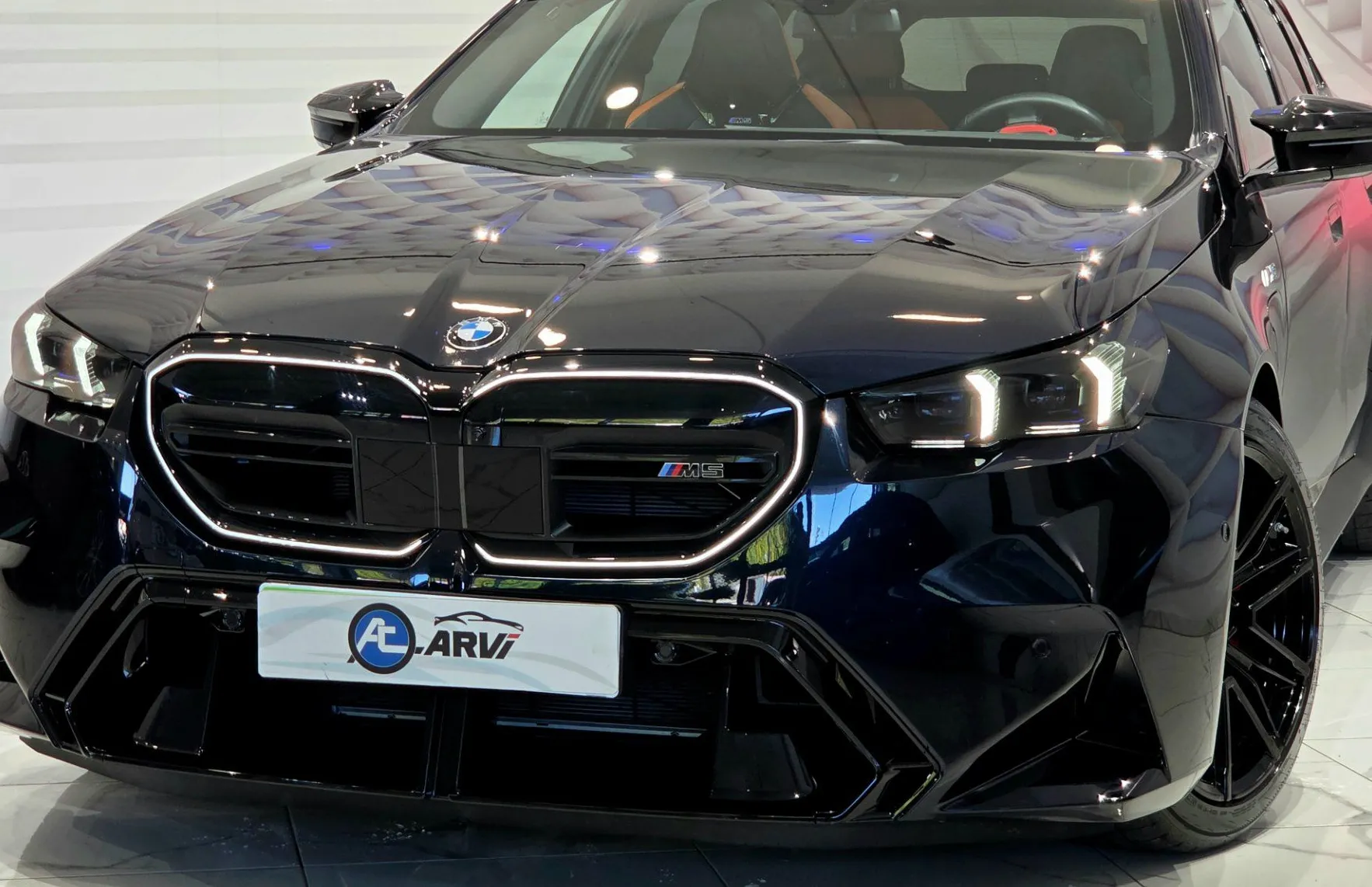 Zunanja slika - BMW M5 - Touring-RADAR-KLJUKA-KAM360-KEYLESS-HUD - 3