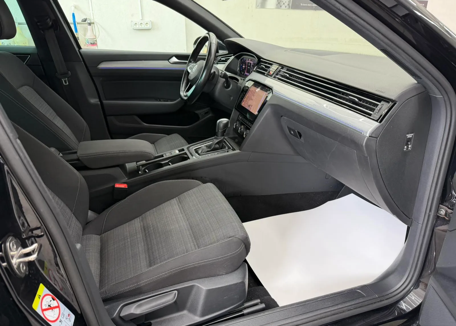 Zunanja slika - Volkswagen Passat - Variant 2,0 TDI BMT Connect DSG - 5