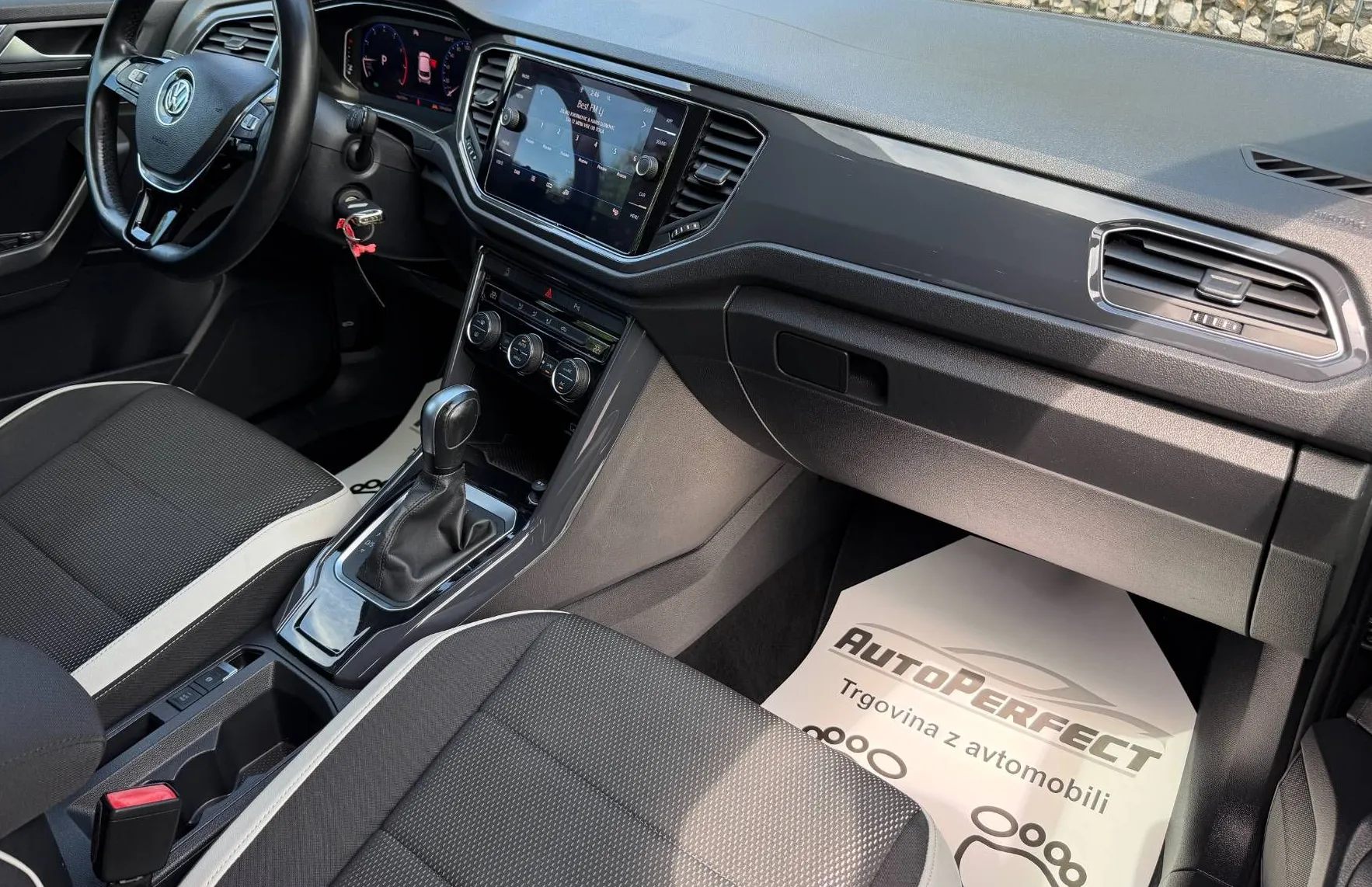 Zunanja slika - Volkswagen T-Roc - 1.5 TSI|R-Line|Virtual|ACC|PotrjenaServ.|... - 11
