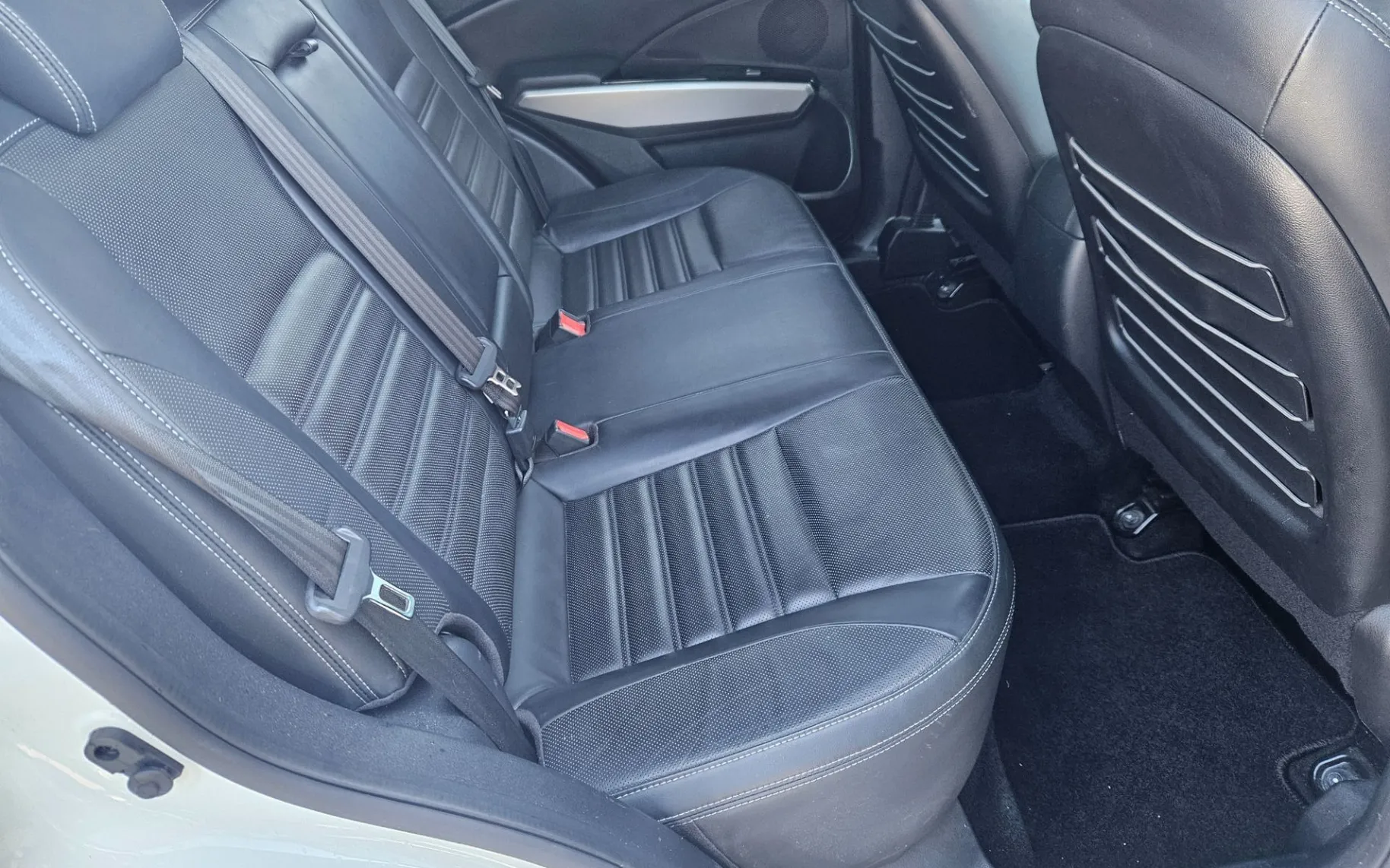 Notranja slika - SsangYong Tivoli - AWD 1.6 TD AUT.  PANORAMA  LED - 12