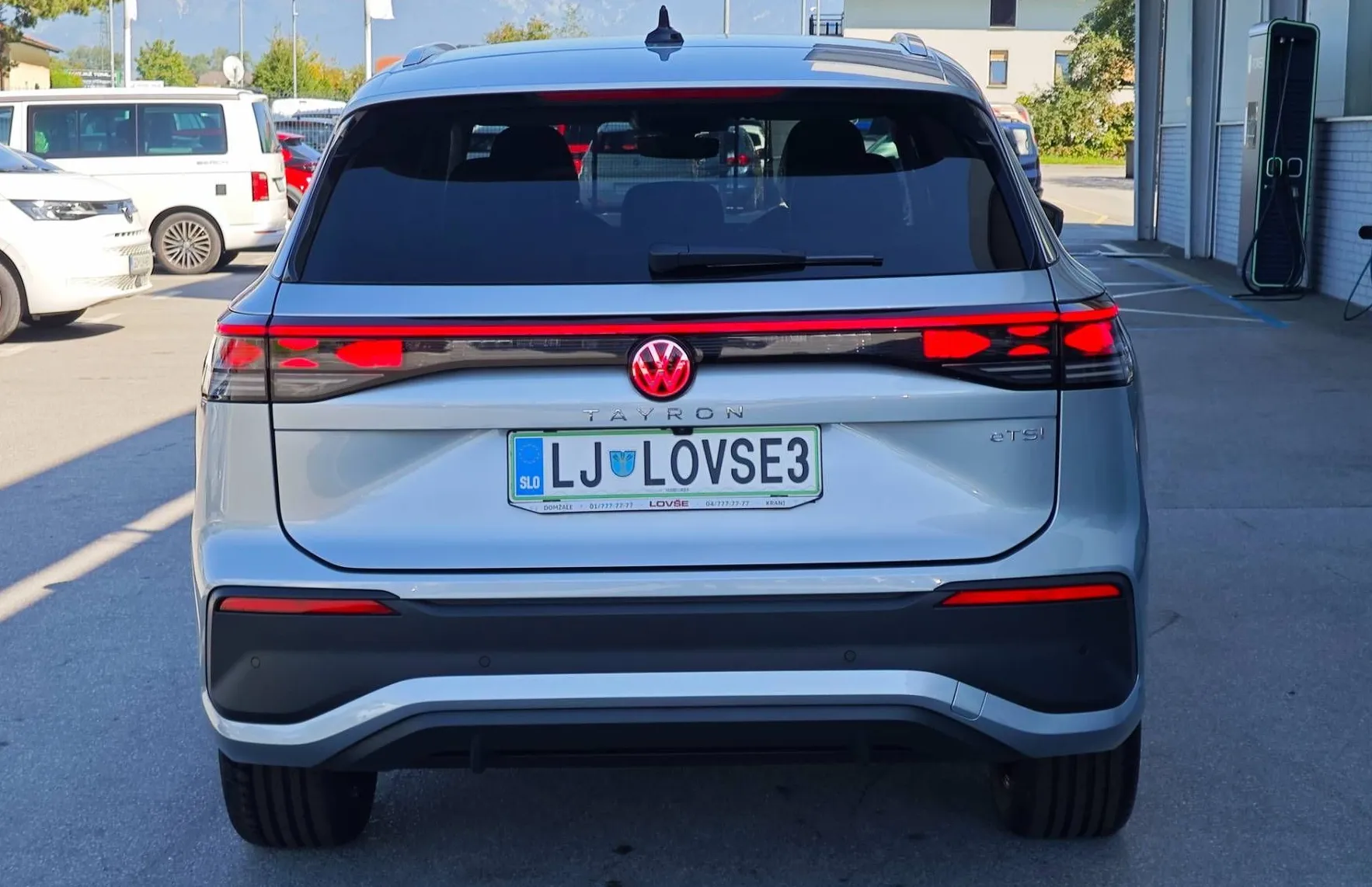 Zunanja slika - Volkswagen Tayron - 1.5 eTSI DSG 4ALL 110kW 7 sedežev |KOT NOV| - 5