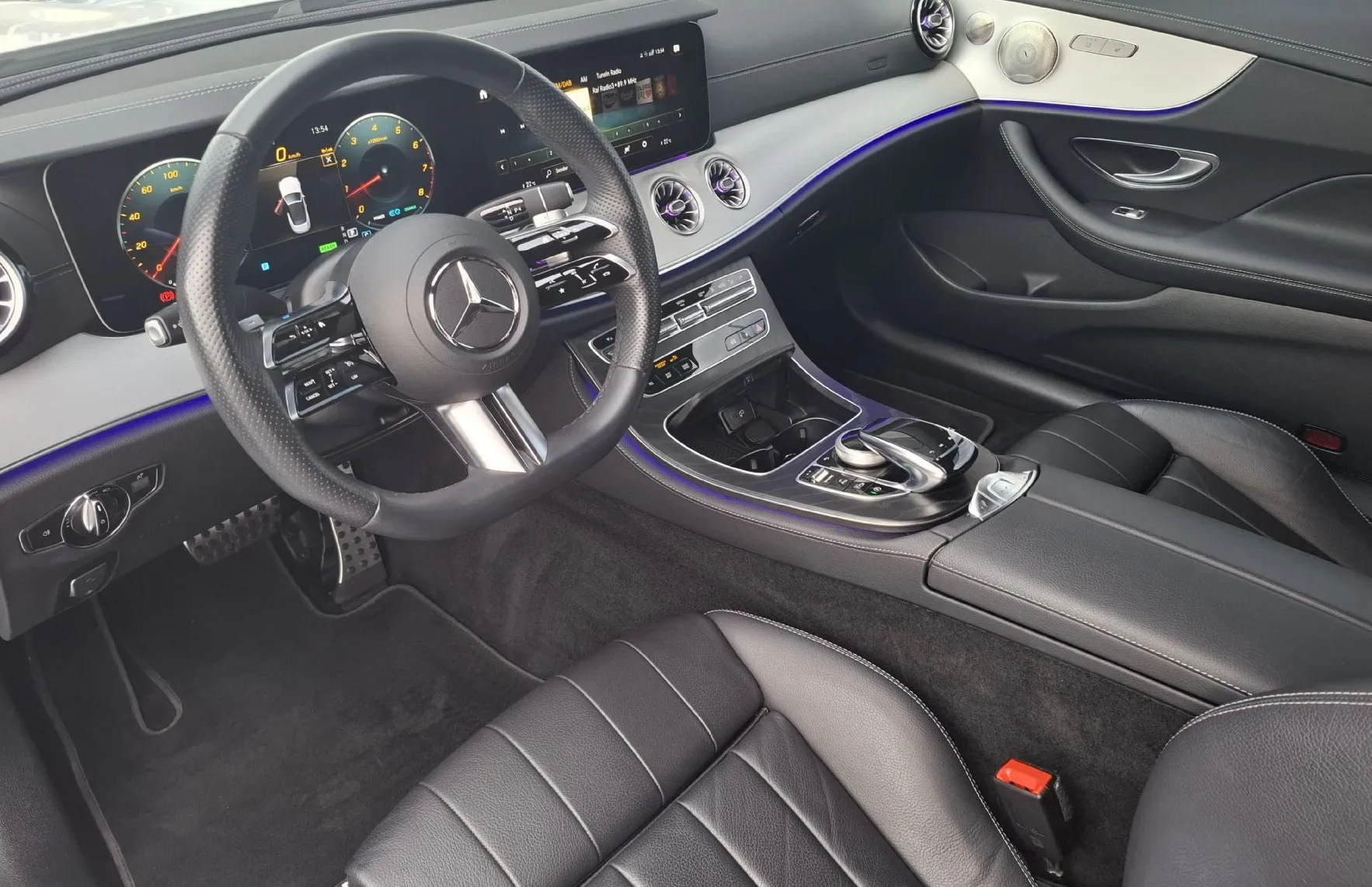 Zunanja slika - Mercedes-Benz E-Razred - E200 AMG LINE AVTOMATIK-BURMESTER HI-FI-KOT NOV - 8