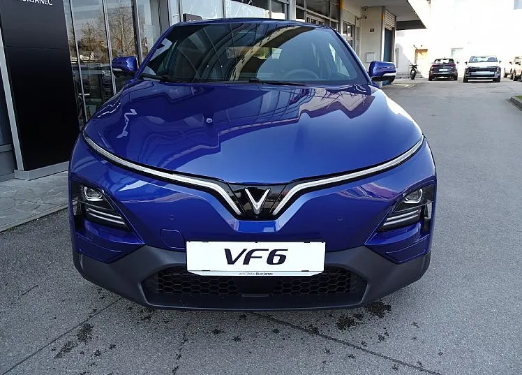 Zunanja slika - Vinfast VF6 - PLUS - 1.000 EUR DODATNEGA POPUSTA PRI MENJAVI - 1