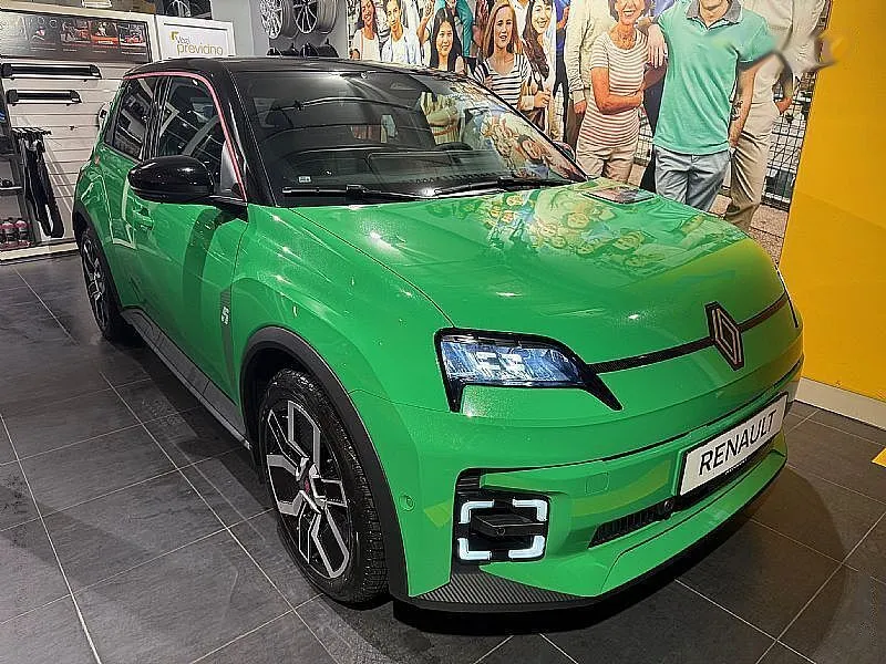 Zunanja slika - Renault 5 E-Tech Electric - Techno EV52 - 2