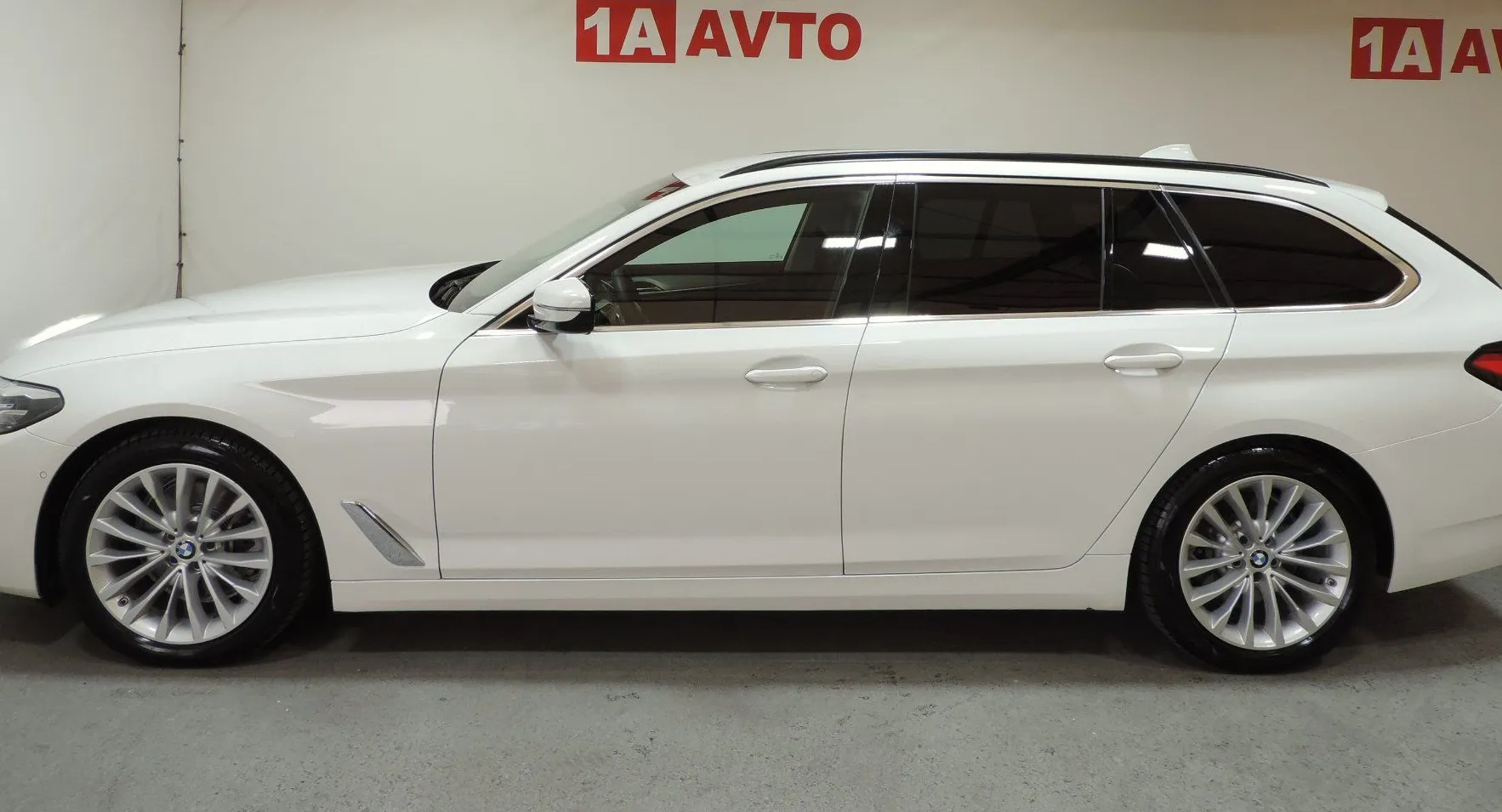 Zunanja slika - BMW Serija 5 - Touring: 520d xDrive Touring Avt. Luxury - 8