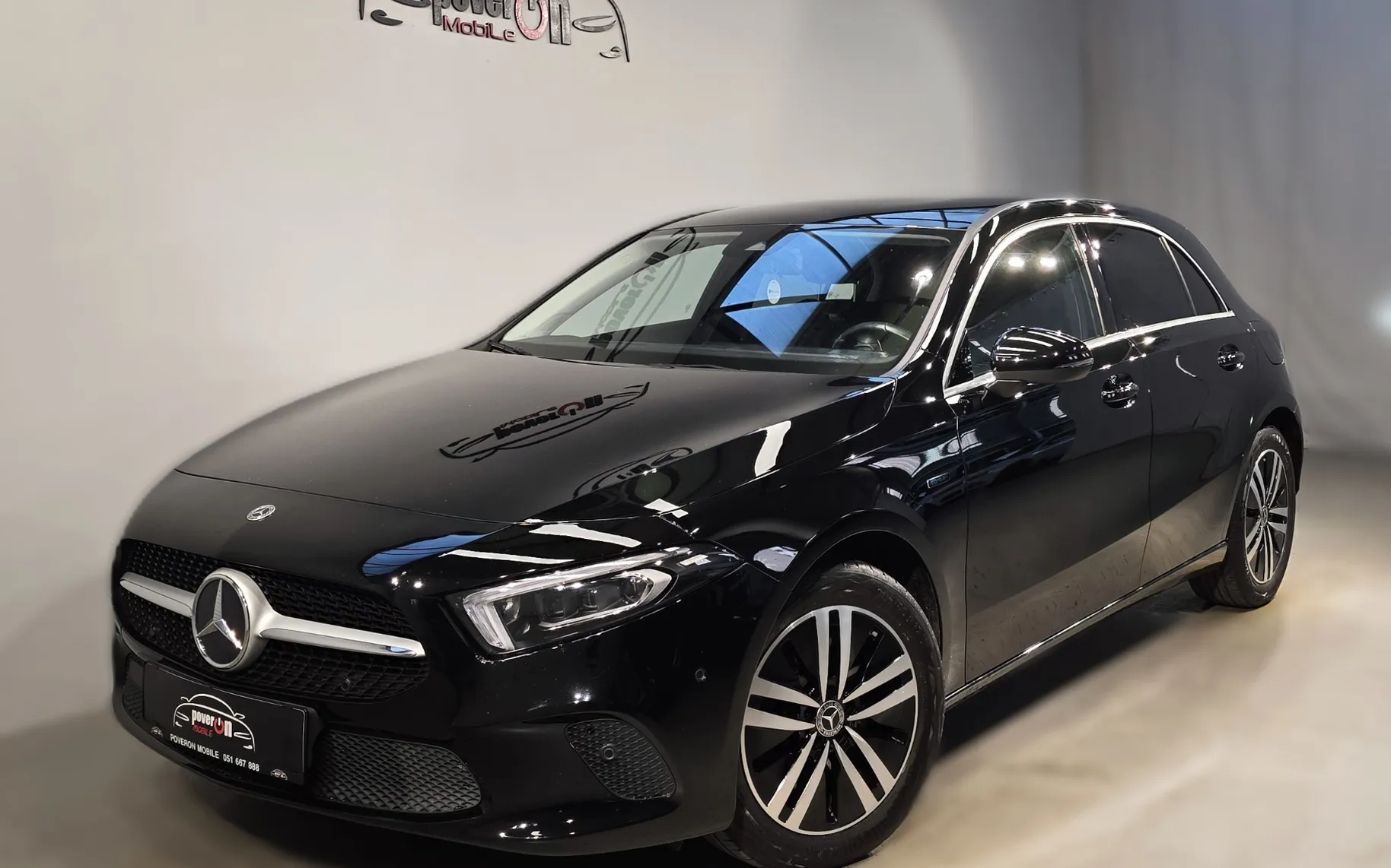 Zunanja slika - Mercedes-Benz A-Razred - A 250 e Avt. 1.LAST PHEV KAM NAVI TEMP LANE - 1