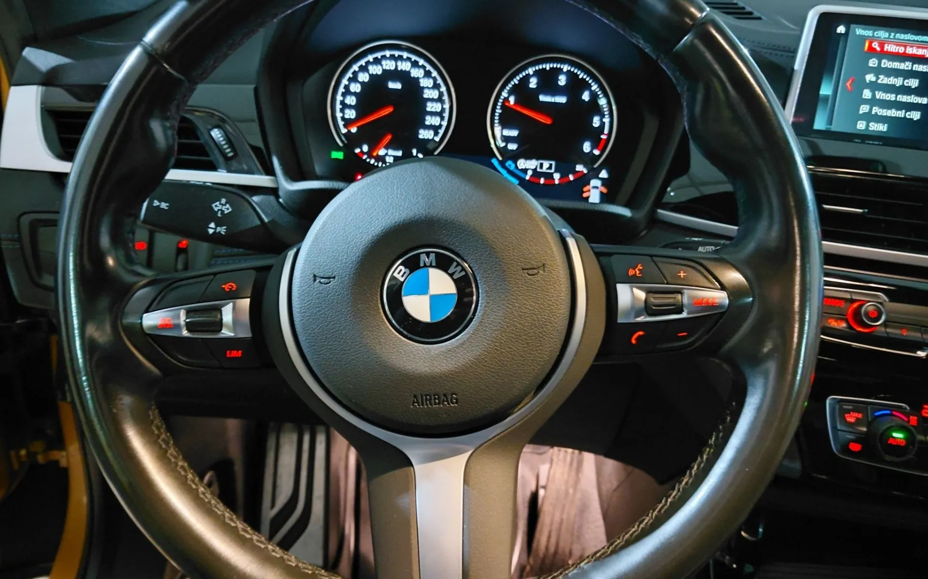 Notranja slika - BMW serija X2: - X2 sDrive20d M Sport X Avt.-ODLIČEN-GARANCIJA - 10