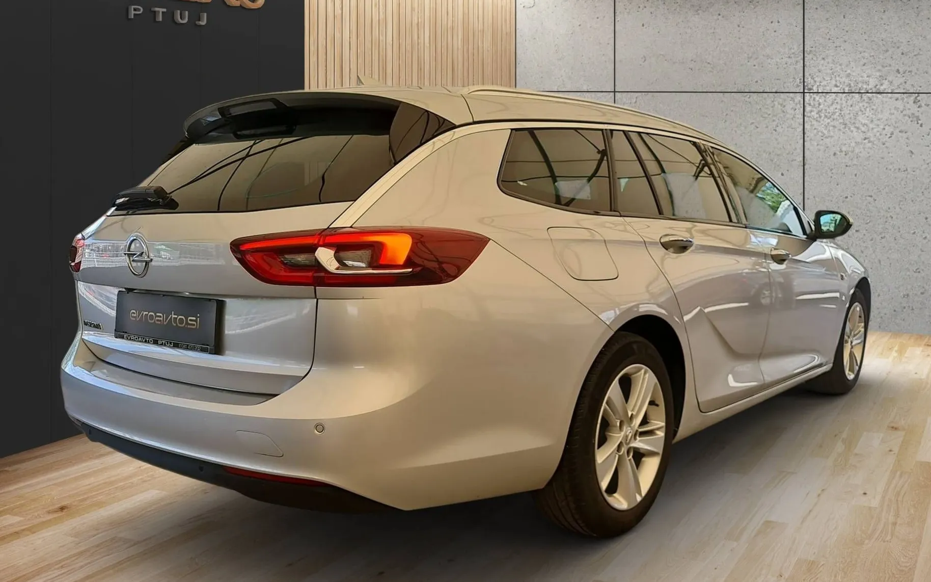 Zunanja slika - Opel Insignia - Sports Tourer 1.6 CDTi Exclusive Avt.•Aktivni te - 3