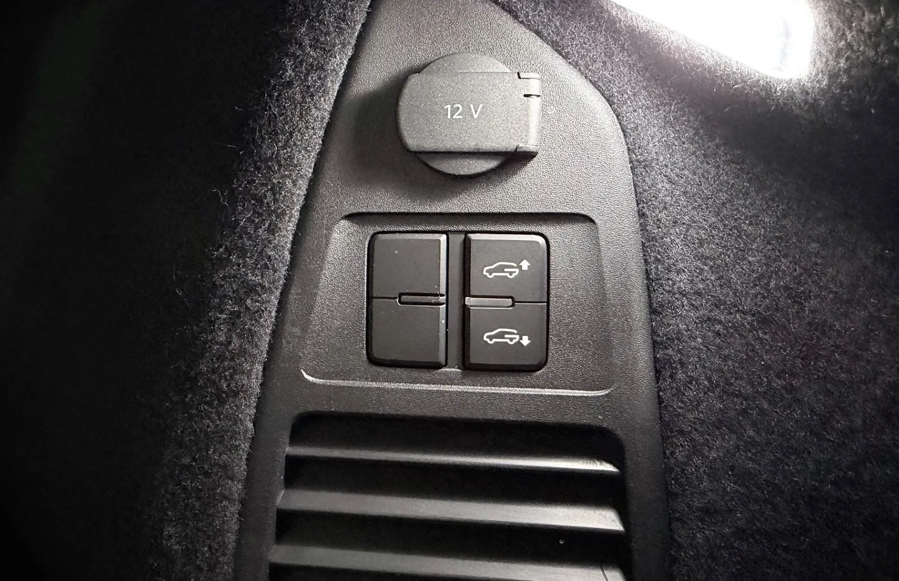 Zunanja slika - Volkswagen Touareg - 4MOTION V6 TDI BMT R-Line - ZRAČNO - KAMERA - 20