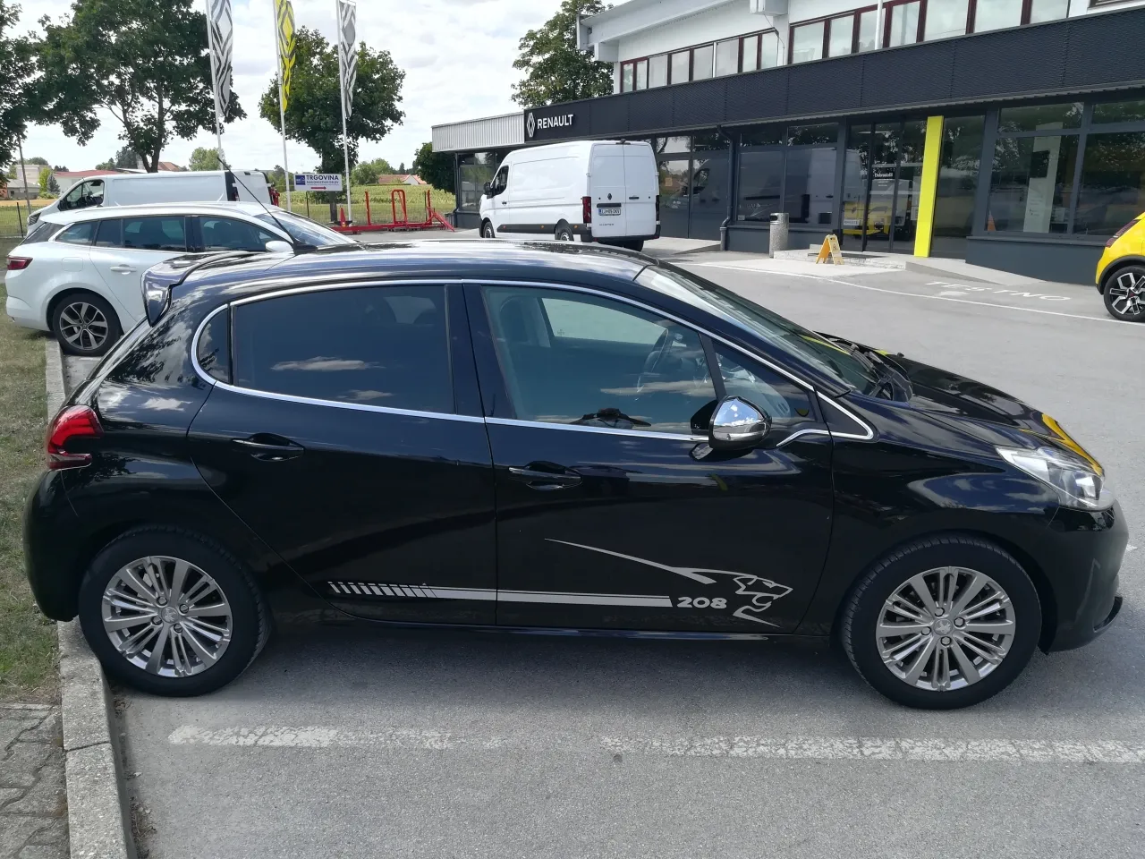 Zunanja slika - Peugeot 208 - 1,2 PureTech 83 S&S Allure - 3