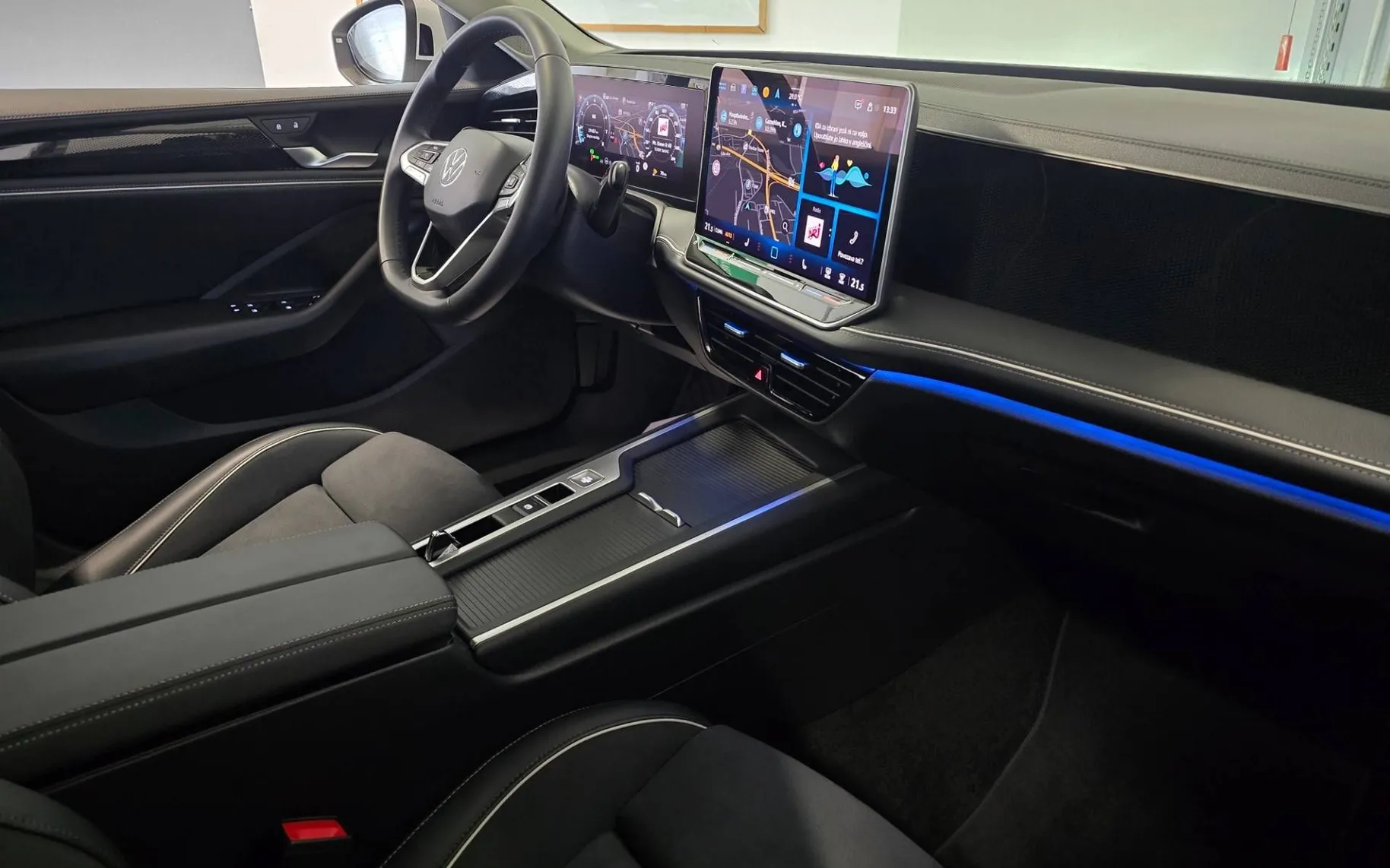 Notranja slika - Volkswagen Passat Variant - 1.5 eTSI Business DSG- LED.360kam.memory.asistence - 10