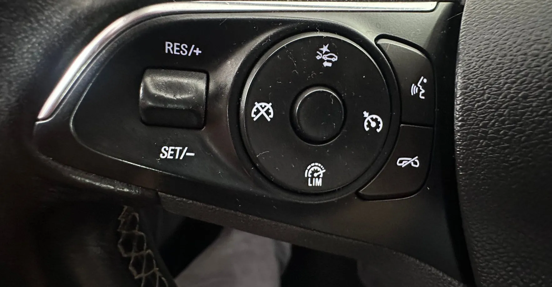 Zunanja slika - Opel Insignia - 1.6 CDTi.USNJE.NAREJEN VEL.SERVIS+MENJALNIKU - 9
