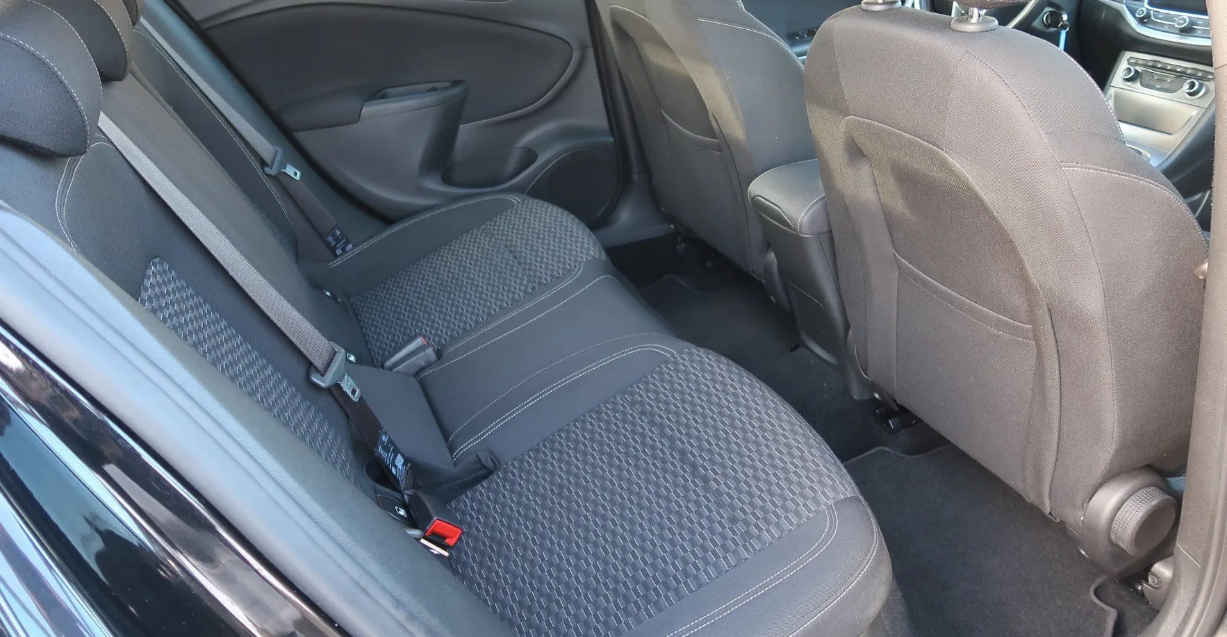 Zunanja slika - Opel Astra - 1.0 ECOTEC TURBO 77KW EDITION-NAVI-PDC-LED - 13