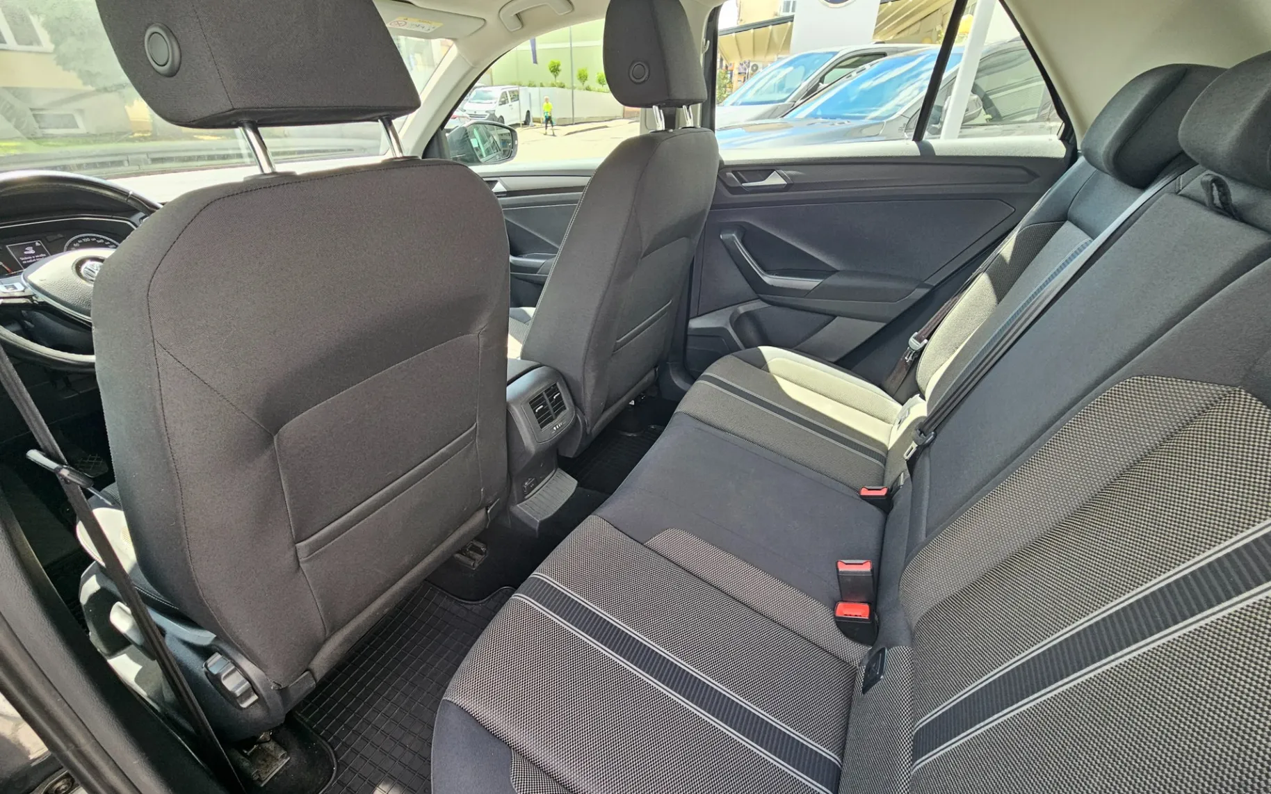 Zunanja slika - VW T-Roc - 1.0 TSI Style - 8