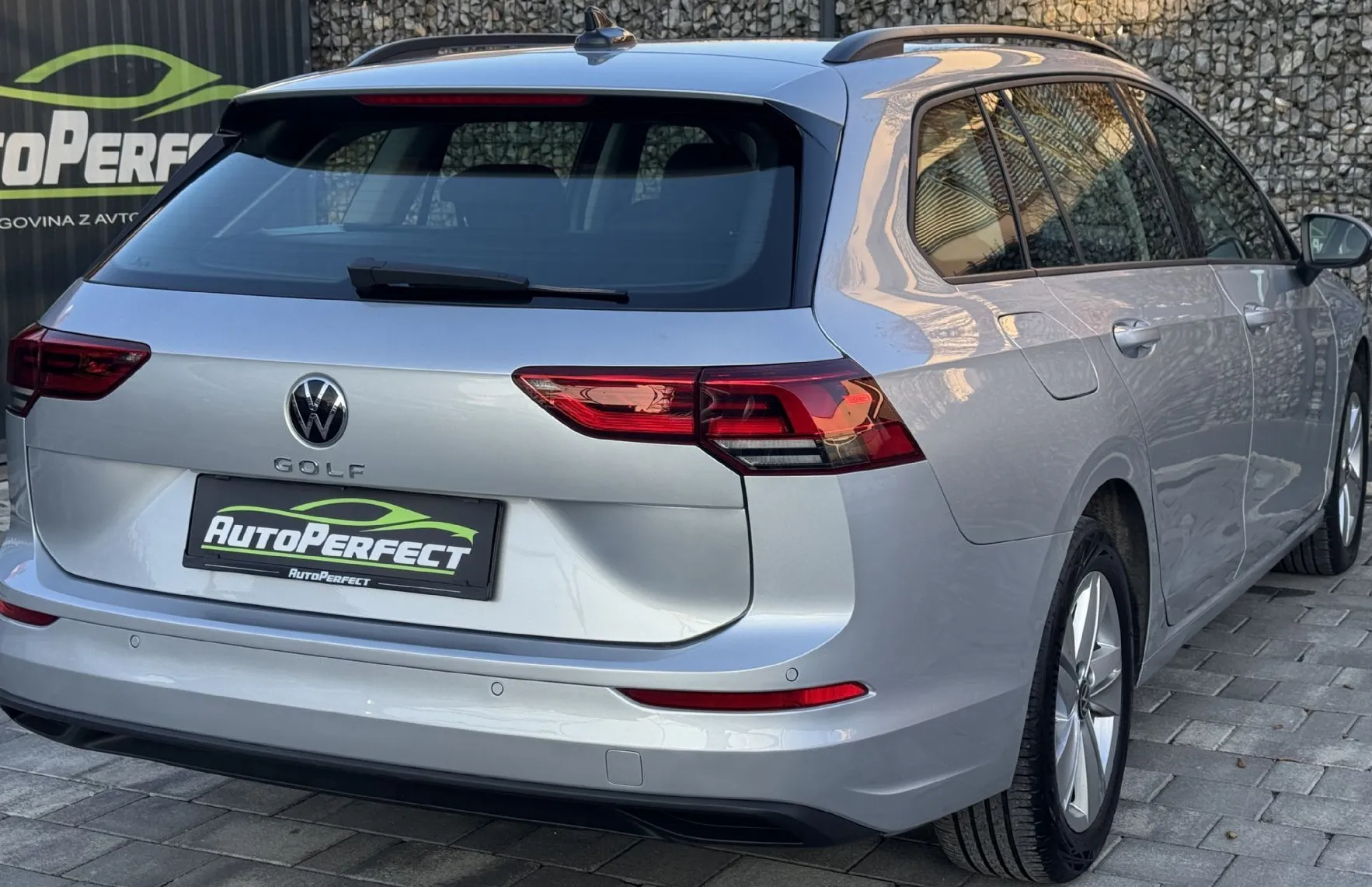 Zunanja slika - Volkswagen Golf - Variant 2.0 TDI avt. 85kw |NAVI|PDC|AMBI| - 6