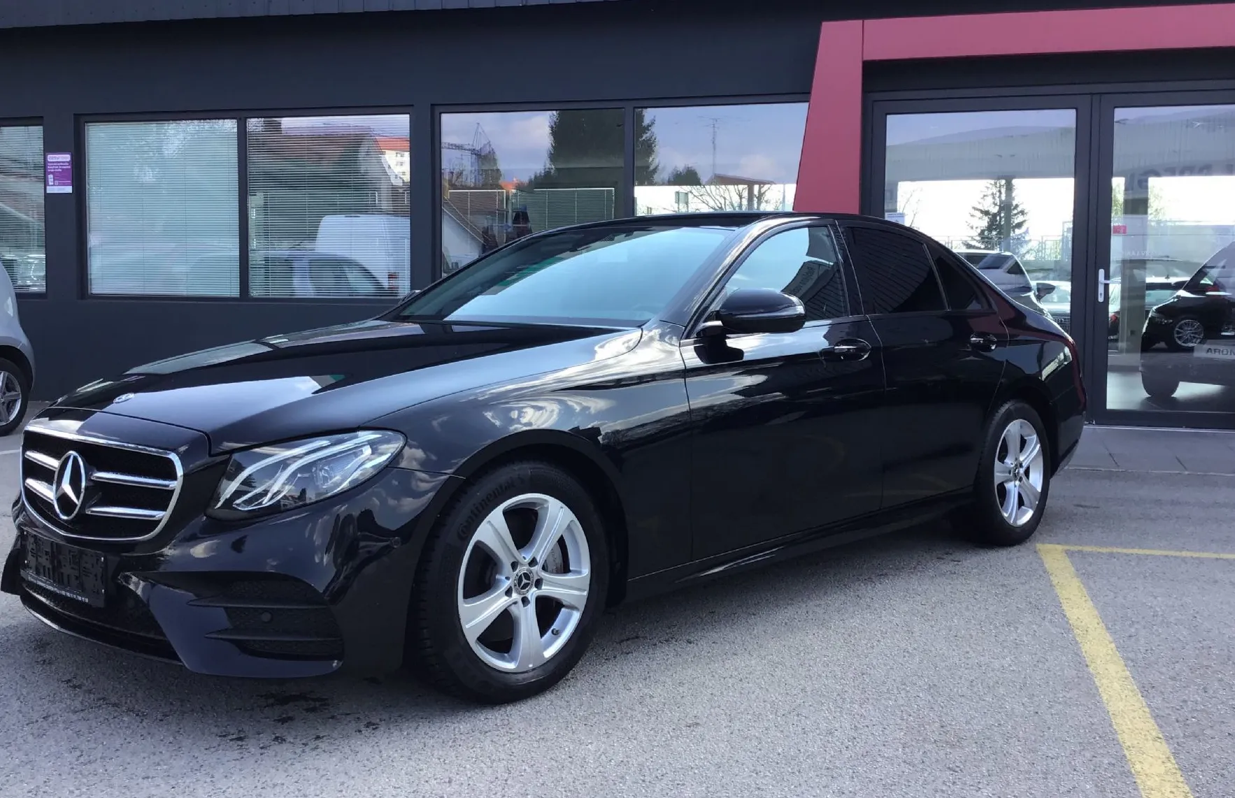 Zunanja slika - Mercedes-Benz E-Razred - E 220 d AMG Style. kamera. navi. LED - 1