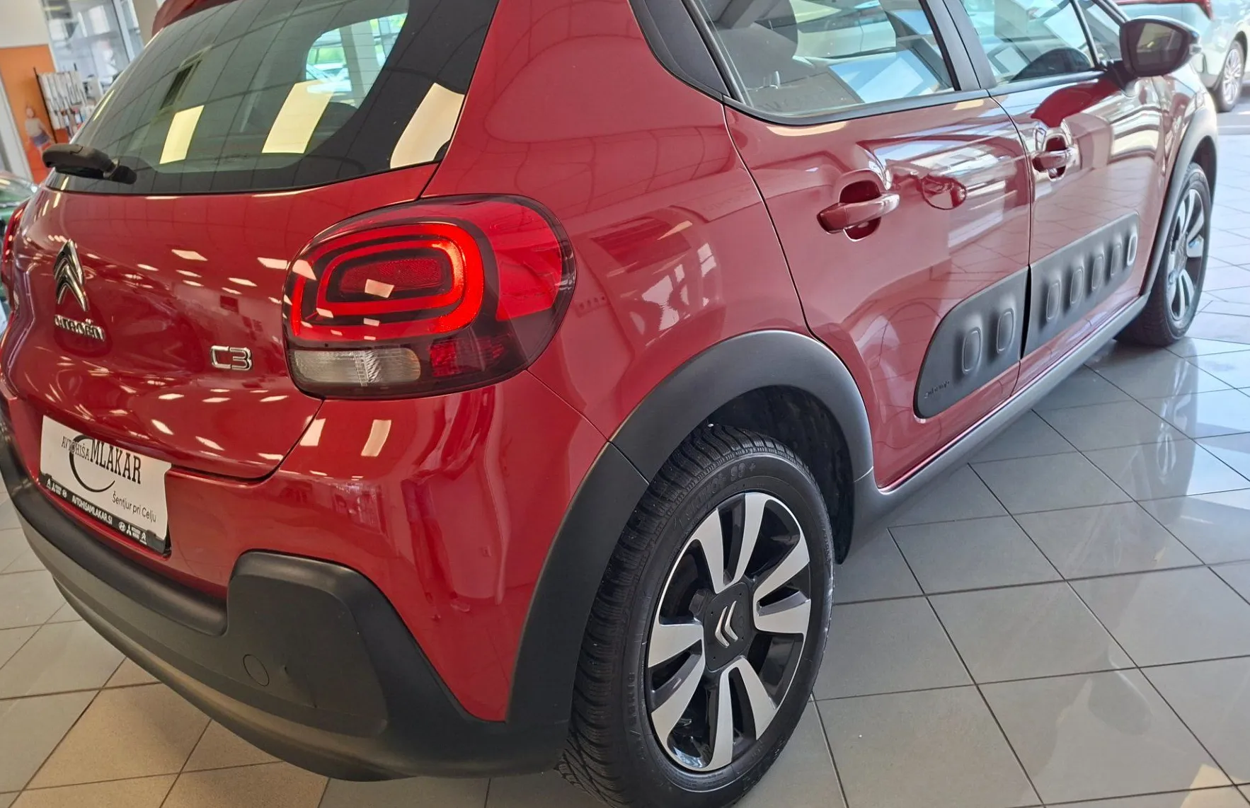 Zunanja slika - Citroën C3 - 1.2 PureTech 82 Feel-SLO-LED-ODLIČEN- - 4