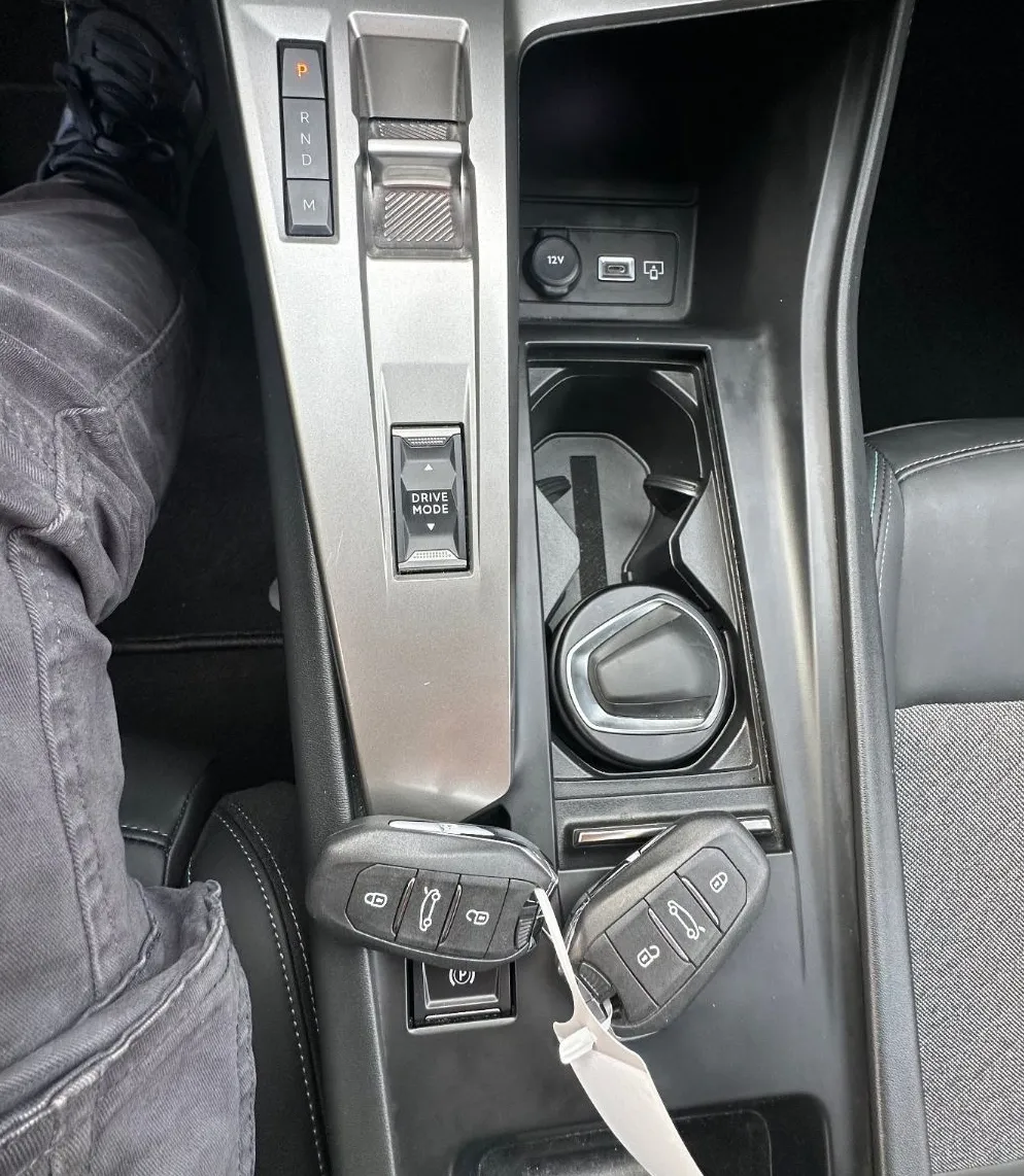 Zunanja slika - Peugeot 408 - 1.2 PureTech 96 KW.KAMERA.LED.USNJE.NAVI.2023 - 9