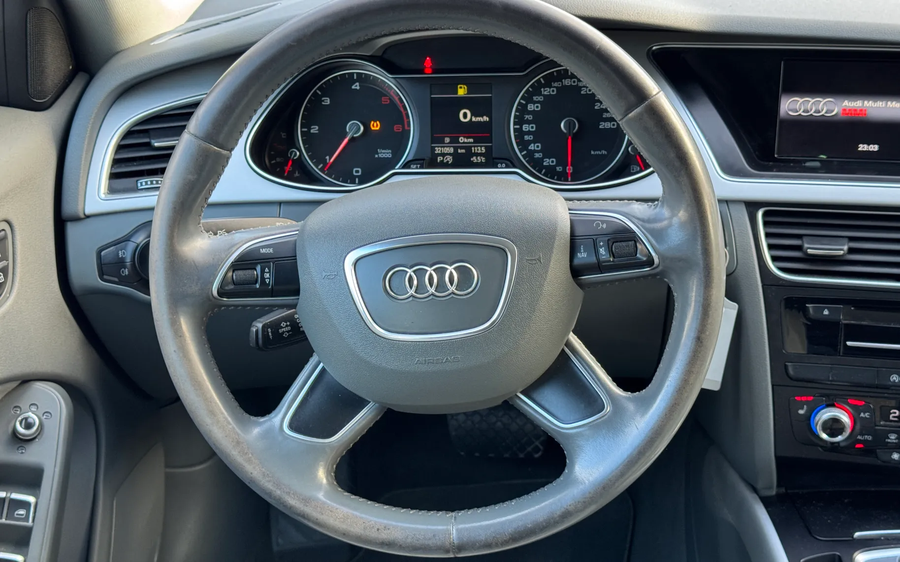 Notranja slika - Audi A4 - Avant 2,0 TDI Multitronic - 6