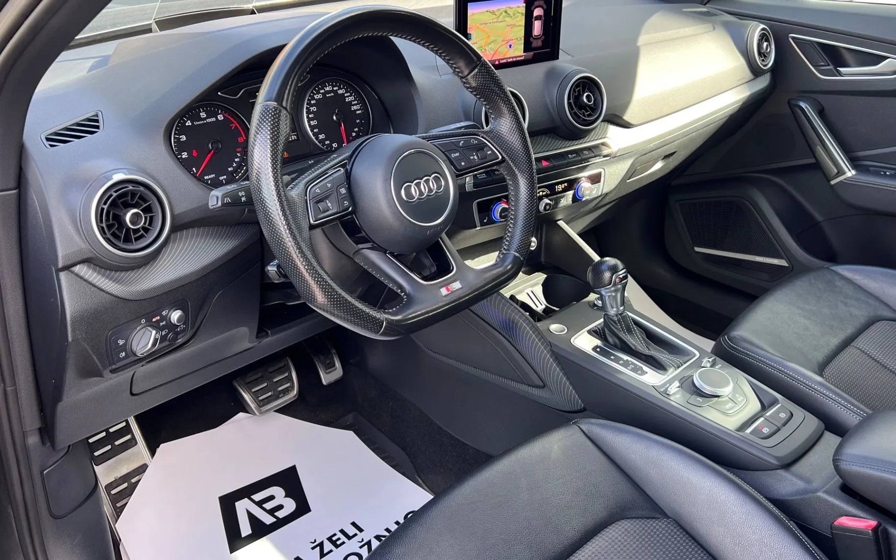 Notranja slika - Audi Q2 - 1.4 TFSI+Sport+S tronic+BQO+PANORAMA+S LINE+F1 - 11
