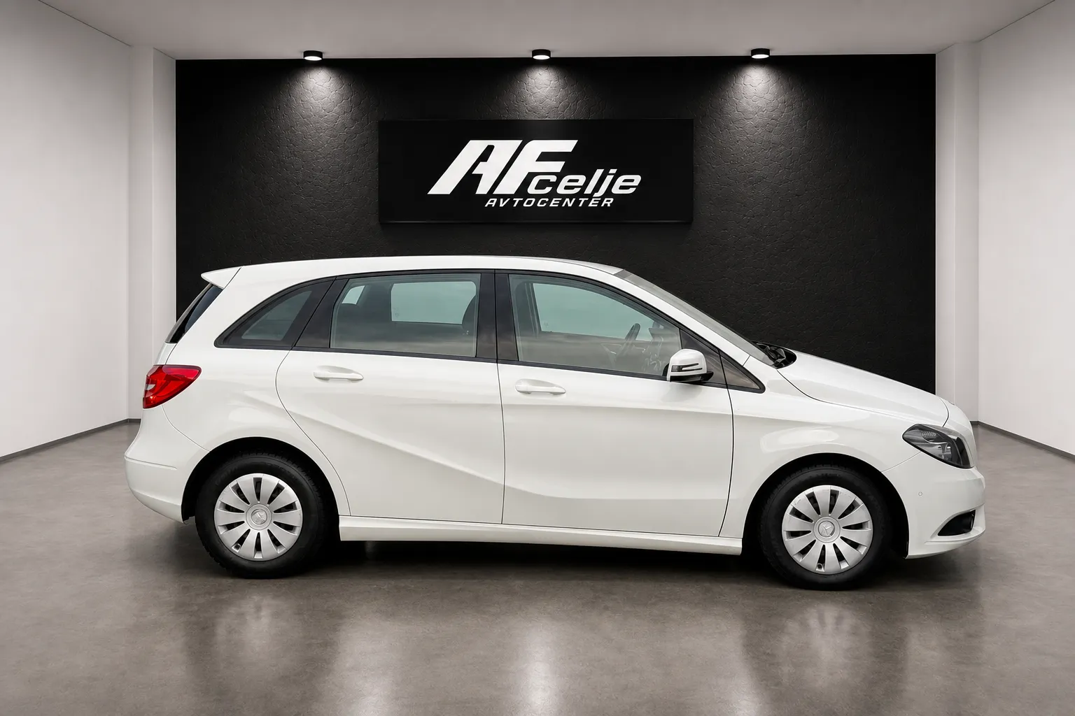 Zunanja slika - Mercedes-Benz B-Razred - 180 CDI-2 LASTNIK-LIZING ZA TUJCE-PDC-TEMPOMAT-... - 4