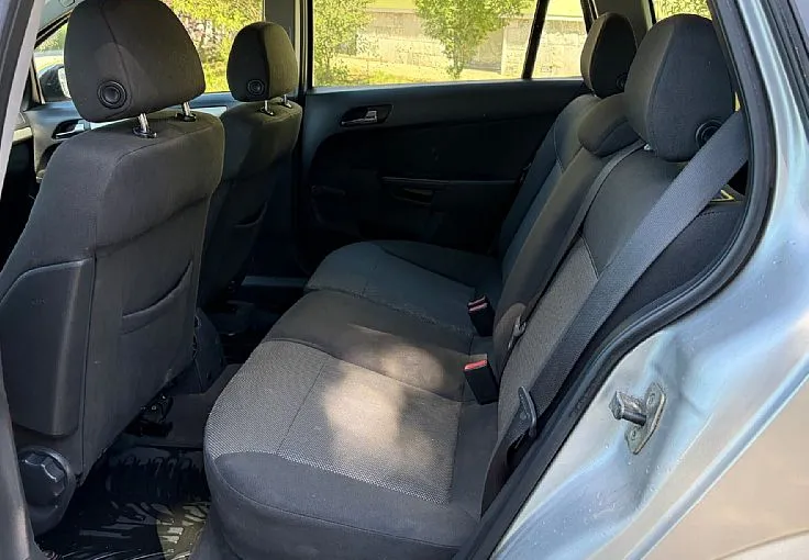 Zunanja slika - Opel Astra - Karavan 1.9 CDTI - 11