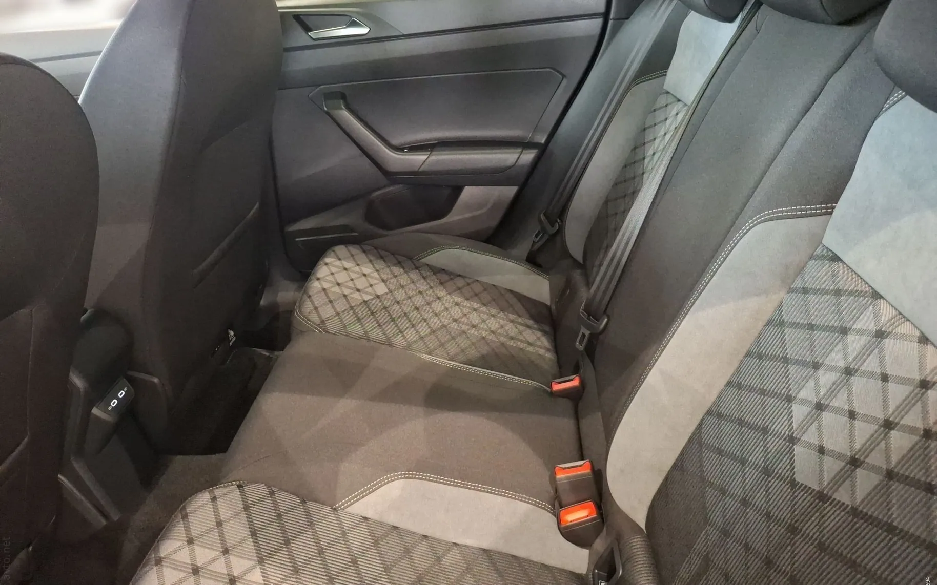 Notranja slika - Volkswagen Taigo - 1.0 TSI 4Joy DSG... - 9