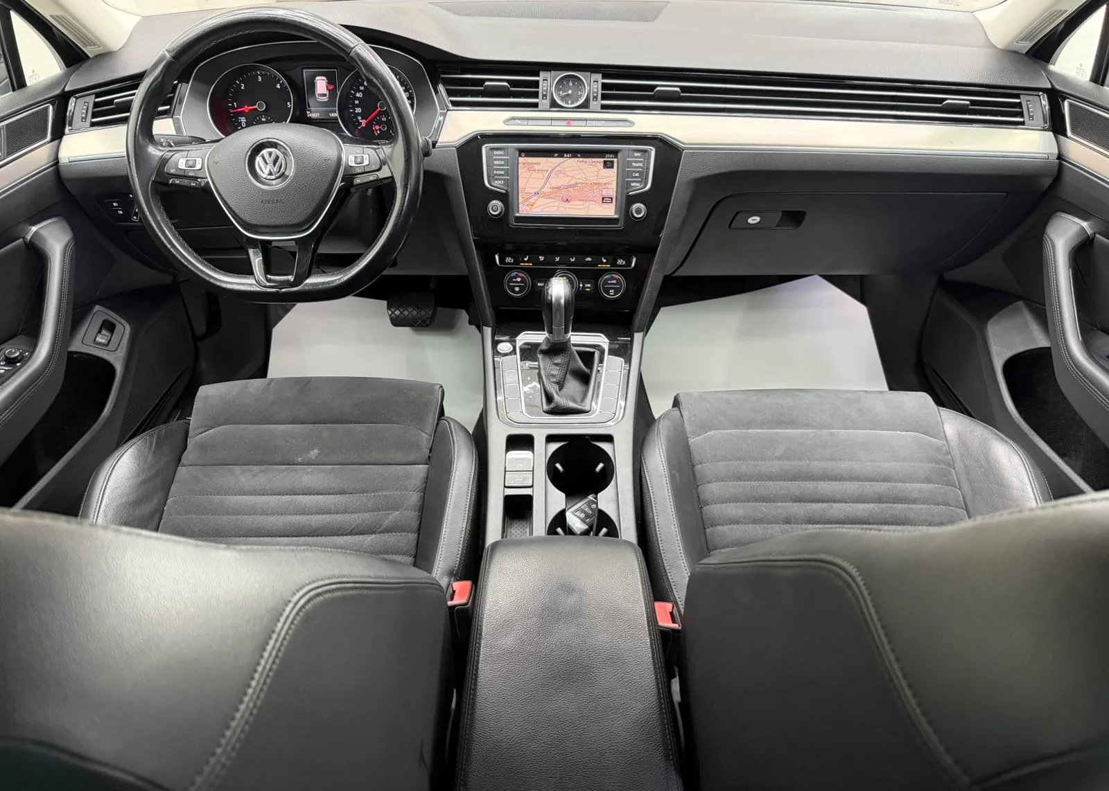 Zunanja slika - Volkswagen Passat - Variant 2,0 TDI BMT Connect DSG - 3