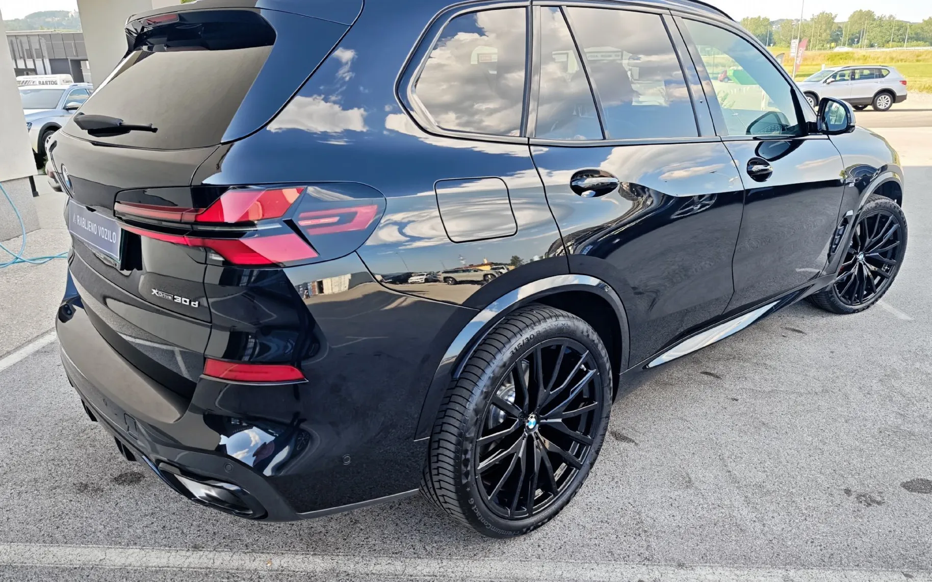 Zunanja slika - BMW X5 - serija : xDrive30d M PRO ICONIC HEAD UP PANO KAM360 22COL - 5