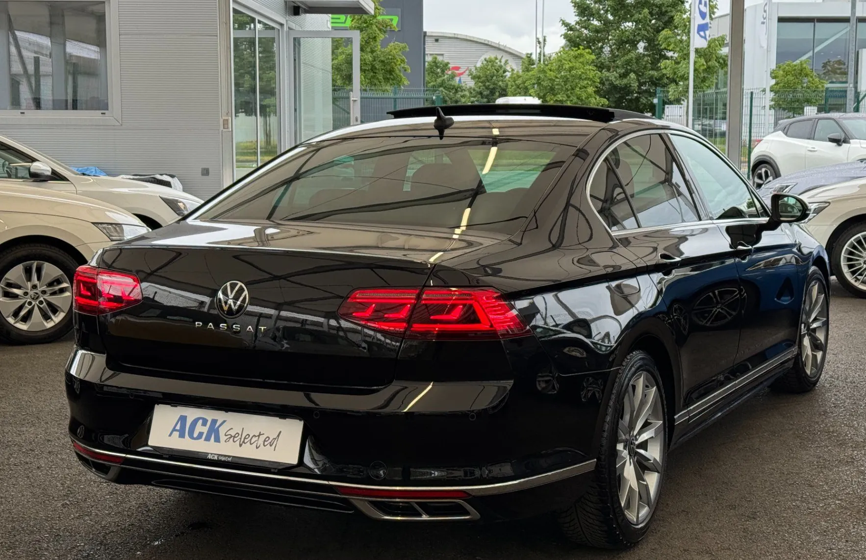 Zunanja slika - Volkswagen Passat - R-Line 1.5 TSI DSG PANORAMA-VIRTUAL-MATRIX - 6