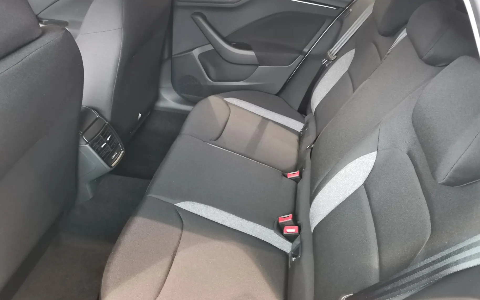 Zunanja slika - Škoda Kamiq - Easy 1.0 TSI 85 kW DSG - 6